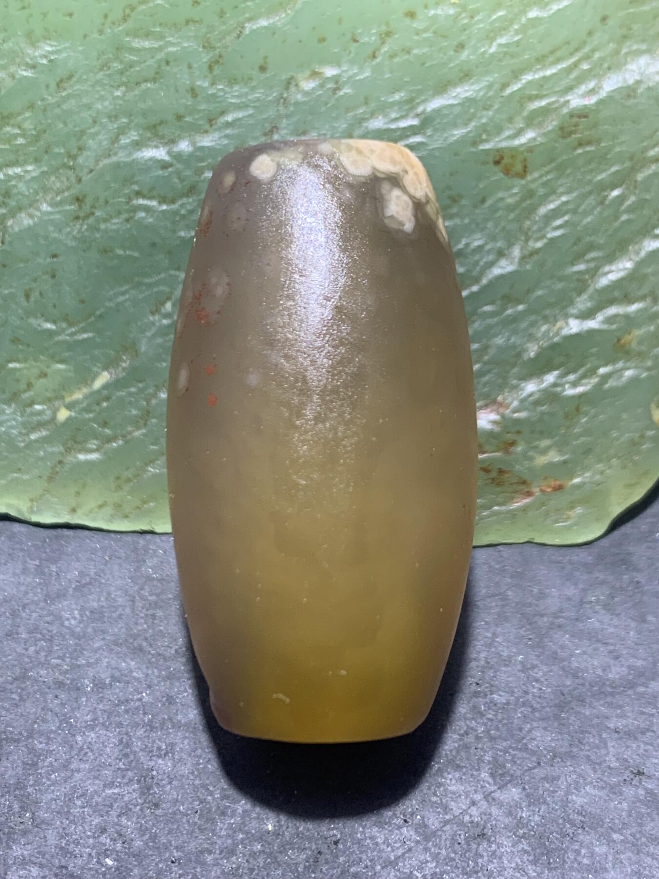 精美亚光高玉化气泡纹巴西玛瑙手工雕刻求佛问道意境大桶珠一个！