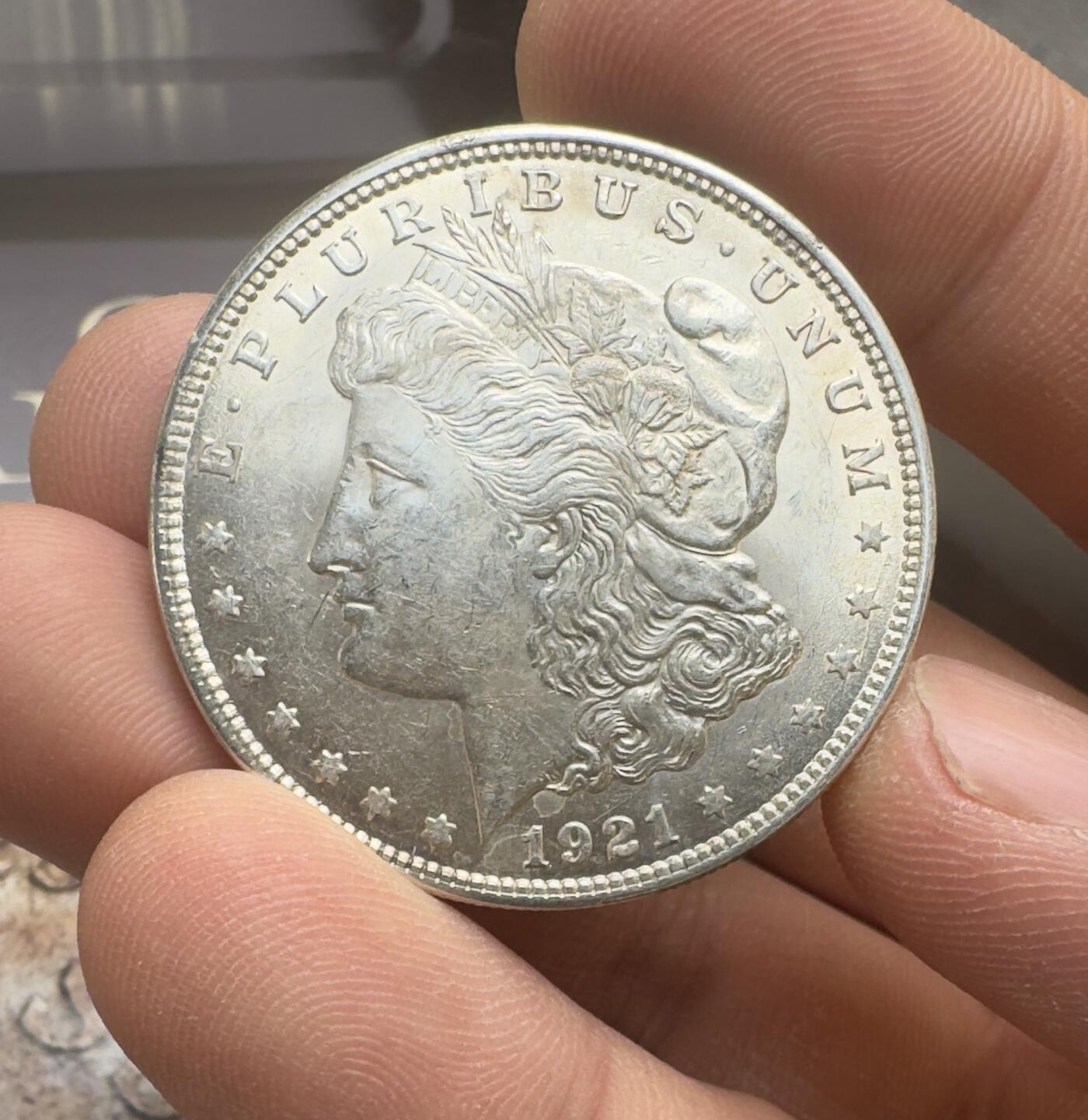 “一元初始，万象更新”新年新铺开张（第3期） 全场免押金出价 1921 美国摩根，淡金色黄油包浆，犀利转光，细节不错，品相如图