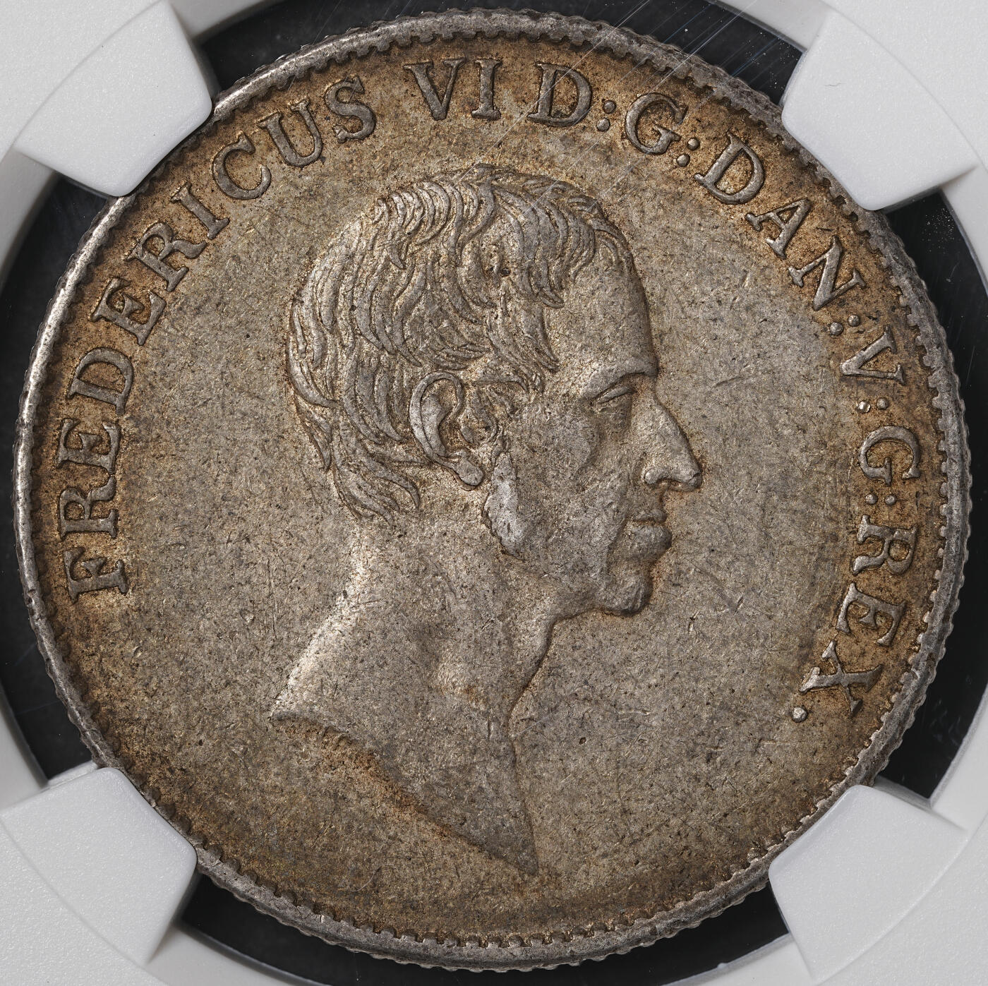 修遠堂世界钱币第五十五期 全场包邮 NGC AU55 1826年丹麦SPECIEDALER大银币