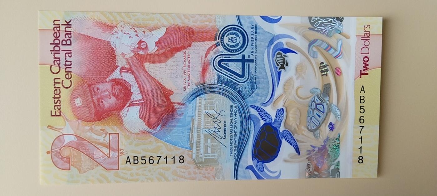 天和轩精品钱币第56场 全新UNC  东加勒比2塑料钞40周年纪念钞