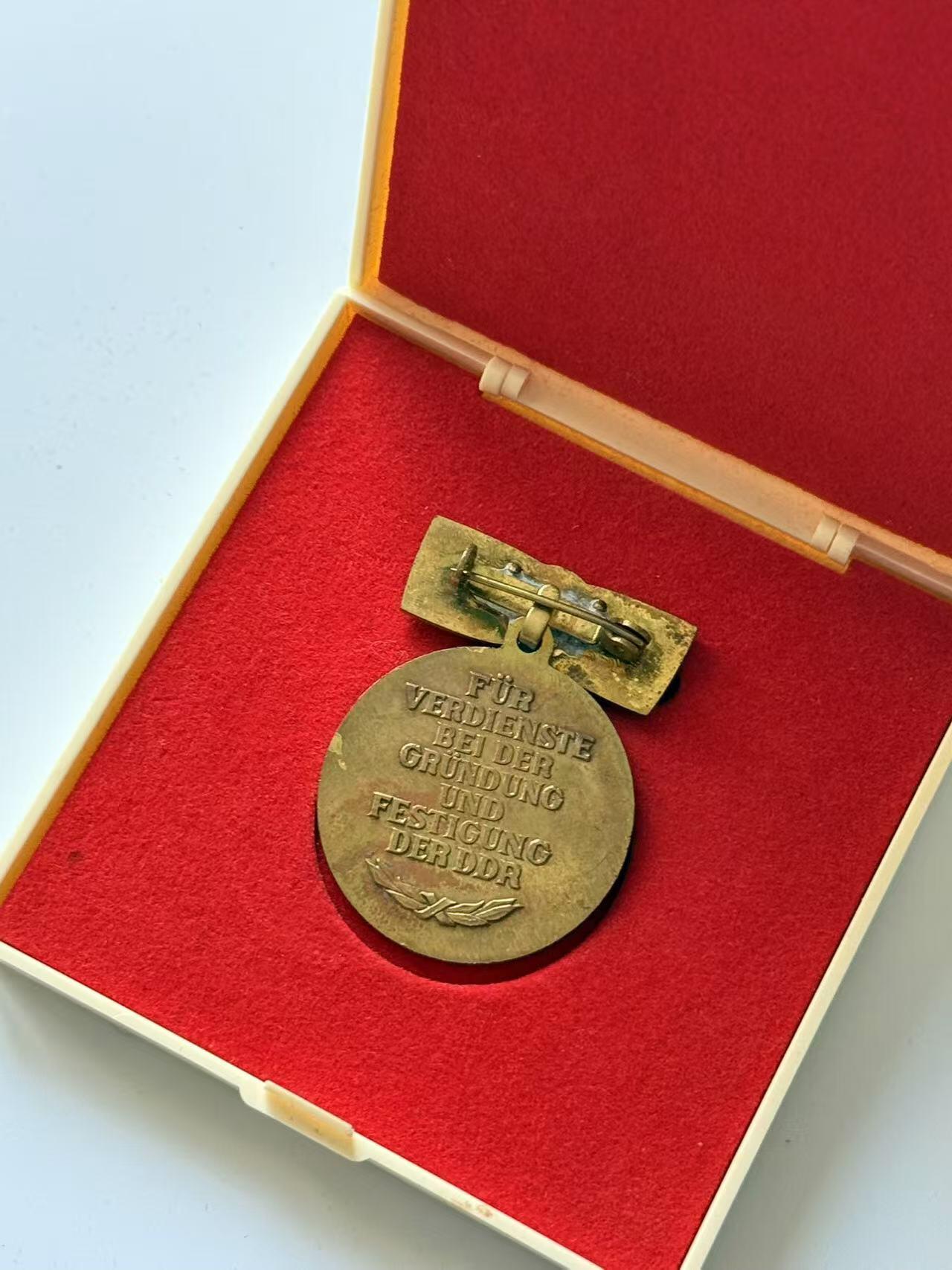 RimeNova韵星2025军品类春季拍卖会-- RimeNova 2025 Spring Militaria Sale 民主德国建国三十周年奖章带原盒