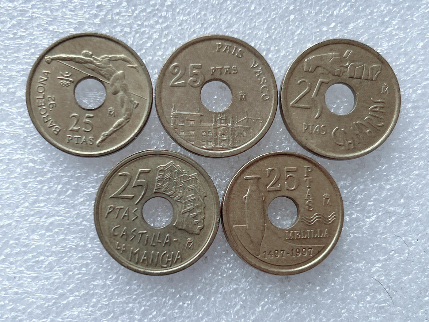 第一海外回流一元起拍收藏 散集专场. 第167期 西班牙不同版本25比塞塔铜币 5枚