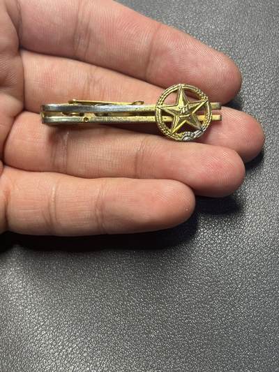 古冰库钱币章牌杂物0起拍卖 - 70年代少见特殊领带夹