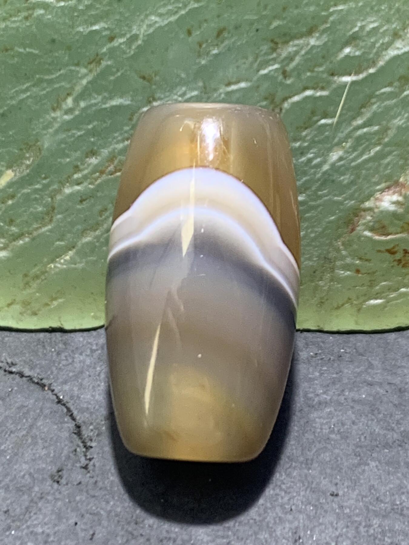 精美高玉化一线天地缠丝玛瑙桶珠一颗