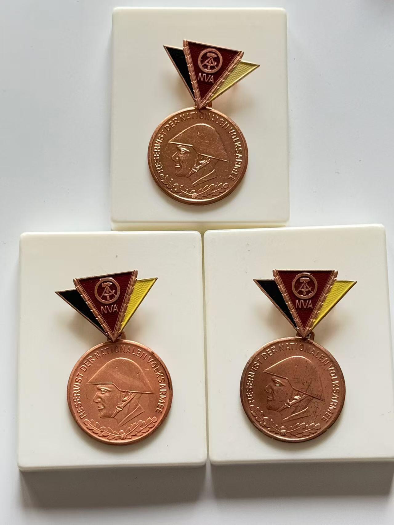 RimeNova韵星2025军品类春季拍卖会-- RimeNova 2025 Spring Militaria Sale 民主德国人民军铜级预备役军官奖章一组