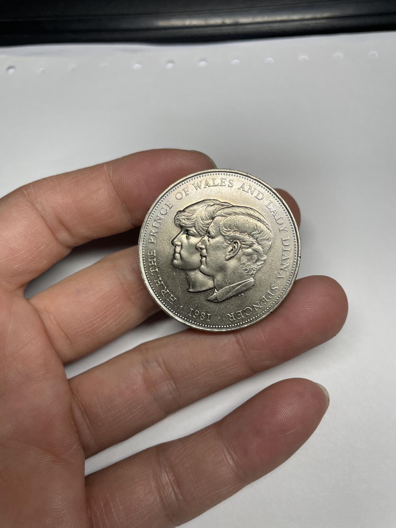 每日一拍，2025年集古藏今外币拍卖第一期-第5场—（总第195拍），可以寄存60天，满160元包邮。 1981年英国克朗纪念币