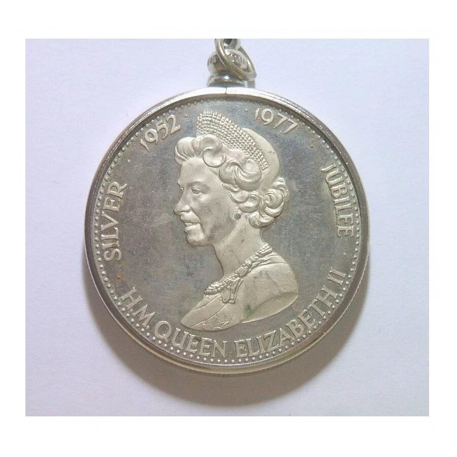 英国1977年 伊丽莎白银婚镀银高浮雕精制币章吊坠 40MM