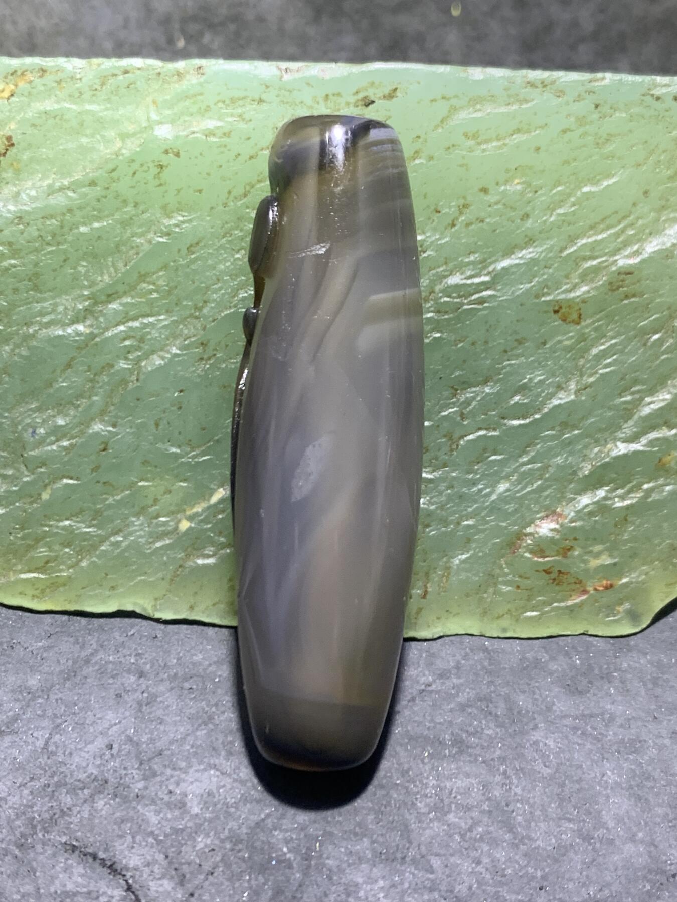 精美亚光高玉化缠丝玛瑙手工俏色巧雕无相佛意境桶珠一个！