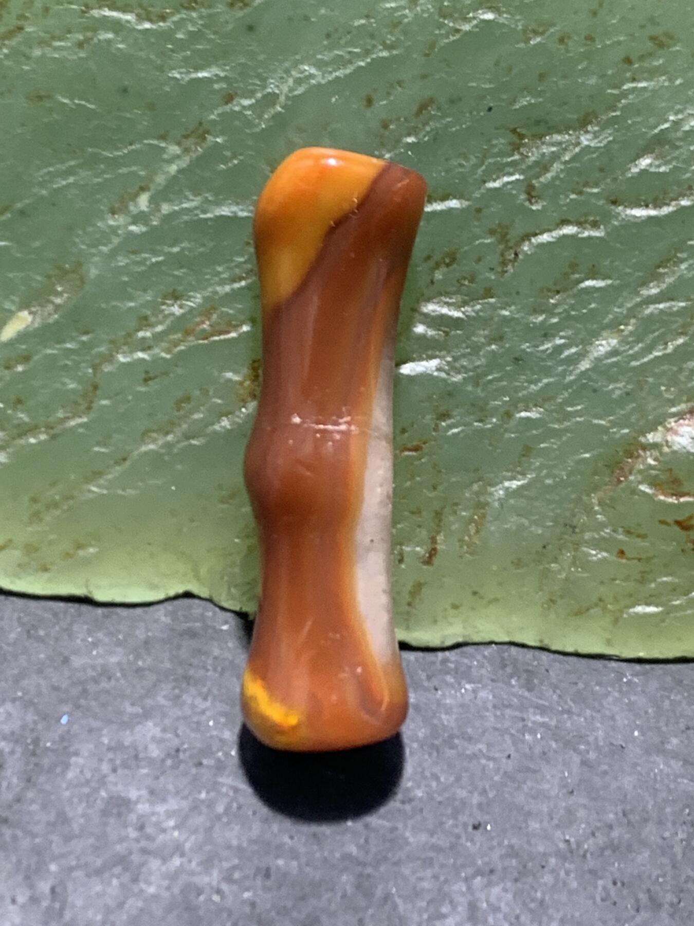 高玉化战国红玛瑙通货随形竹节珠一个