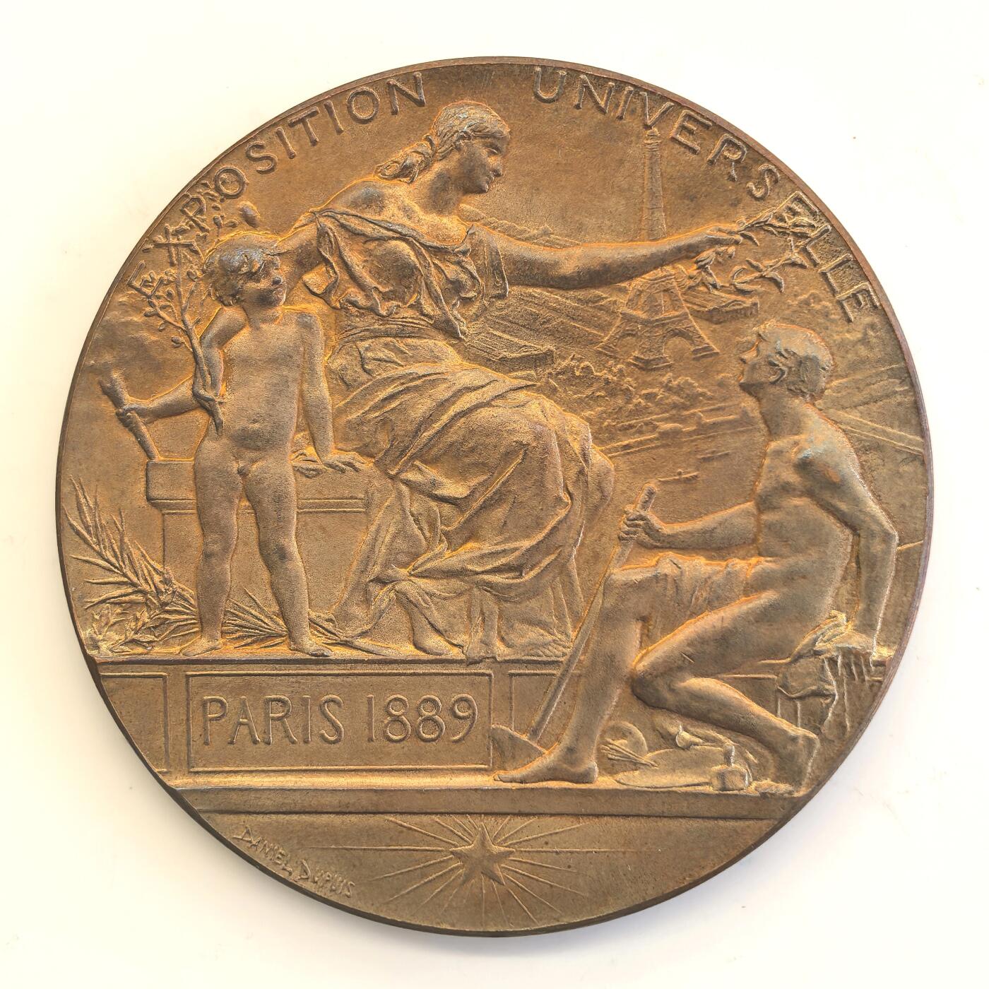 博洋堂世界钱币拍卖第108期（全场包邮） 1889年法国巴黎世博会纪念大铜章。名家D.Dupuis作品。直径63mm，重96克。丰饶角bronze边铭