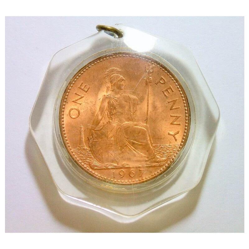 英国1967年 伊丽莎白高浮雕精制币章多边形八角吊坠 43MM