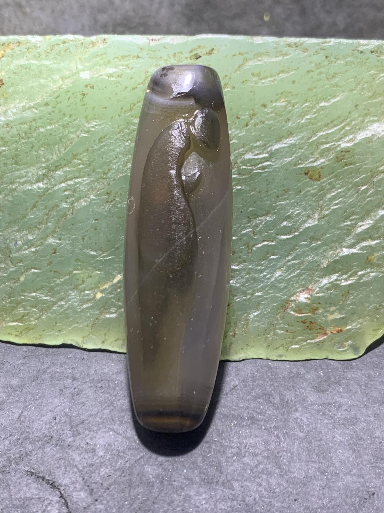 精美亚光高玉化缠丝玛瑙手工俏色巧雕无相佛意境桶珠一个！