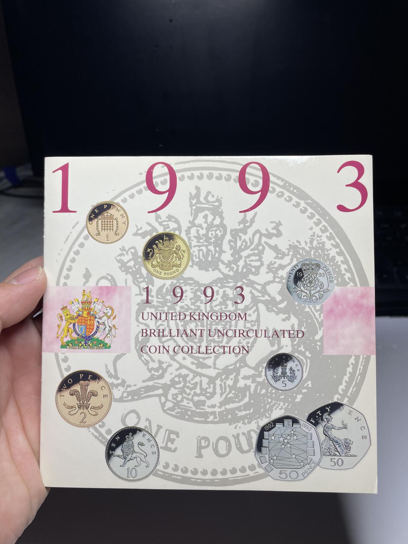每日一拍，2025年集古藏今外币拍卖第一期-第5场—（总第195拍），可以寄存60天，满160元包邮。 英国1993年MS官方套币册，含少见欧共体50便士纪念币，1英镑发行十年纪念