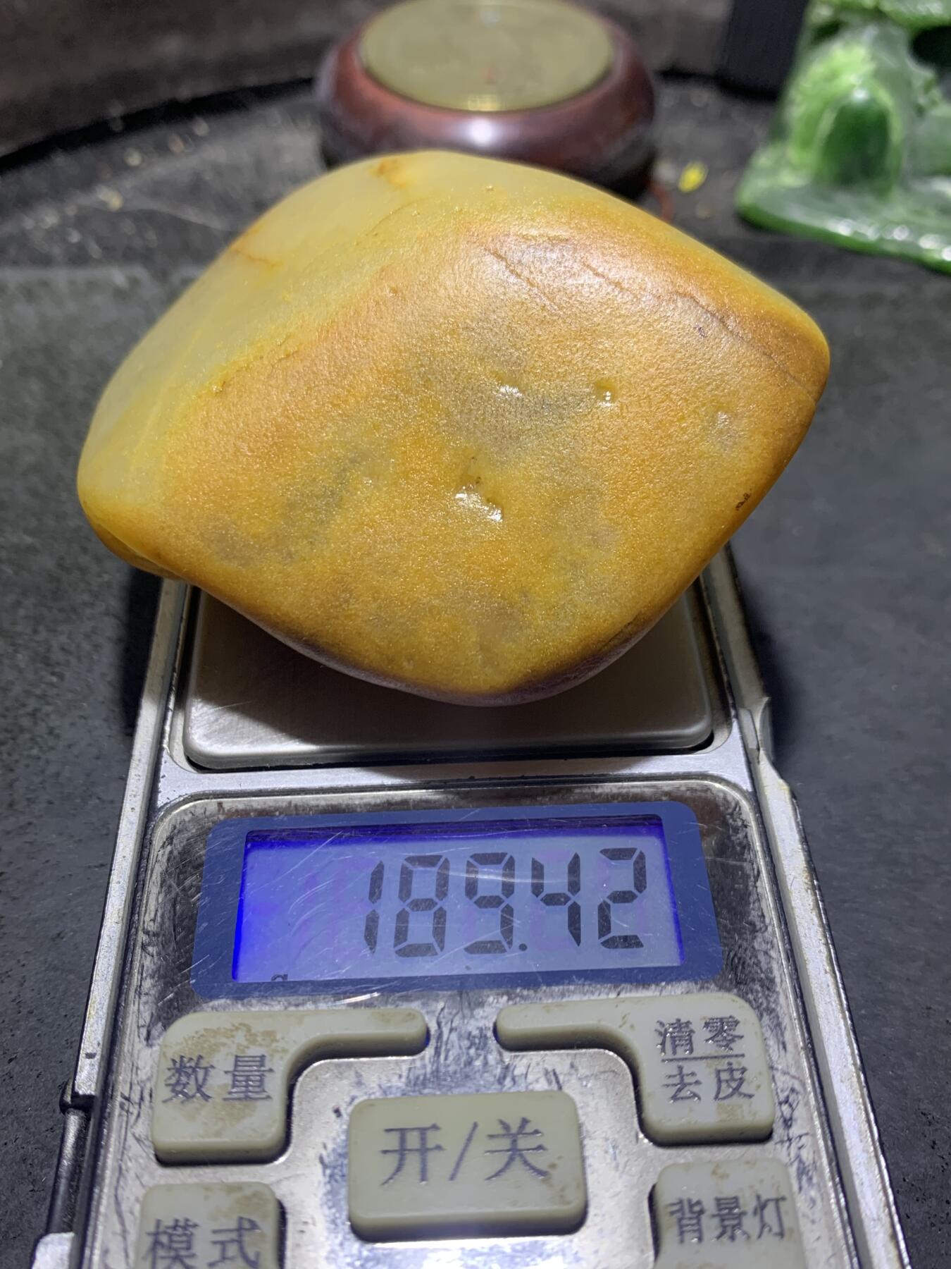 精美天然地表老料黄冻籽料金丝玉原石一块