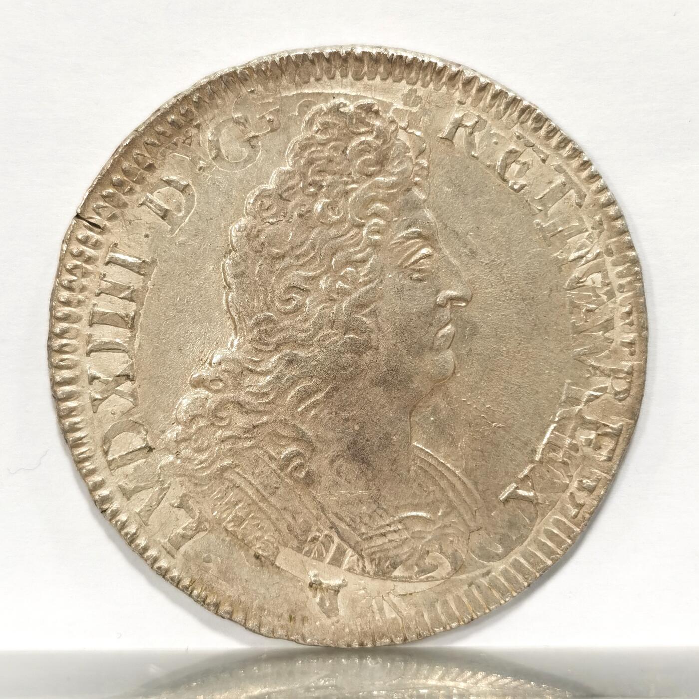 博洋堂世界钱币拍卖第108期（全场包邮） 法国1702年（年份错打）路易十四8L版埃居大银 欧陆灰彩 人物深打深邃 AU品级