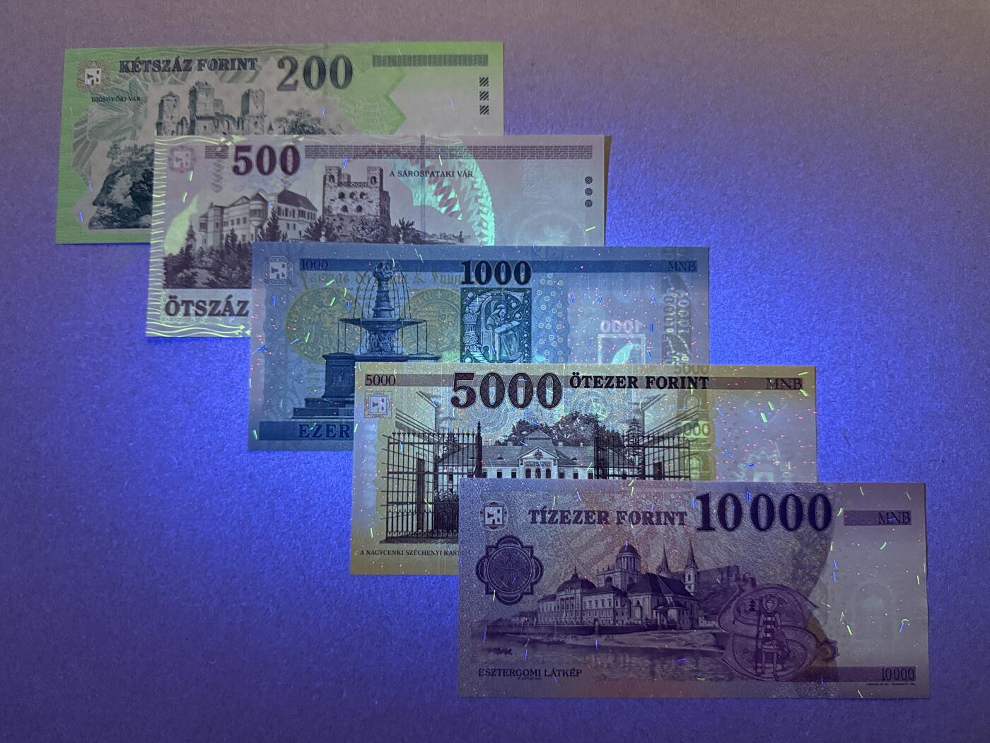 《张总收藏》184期-外币百拍春节前收官 匈牙利200、500、1000、5000、10000福林5张 UNC