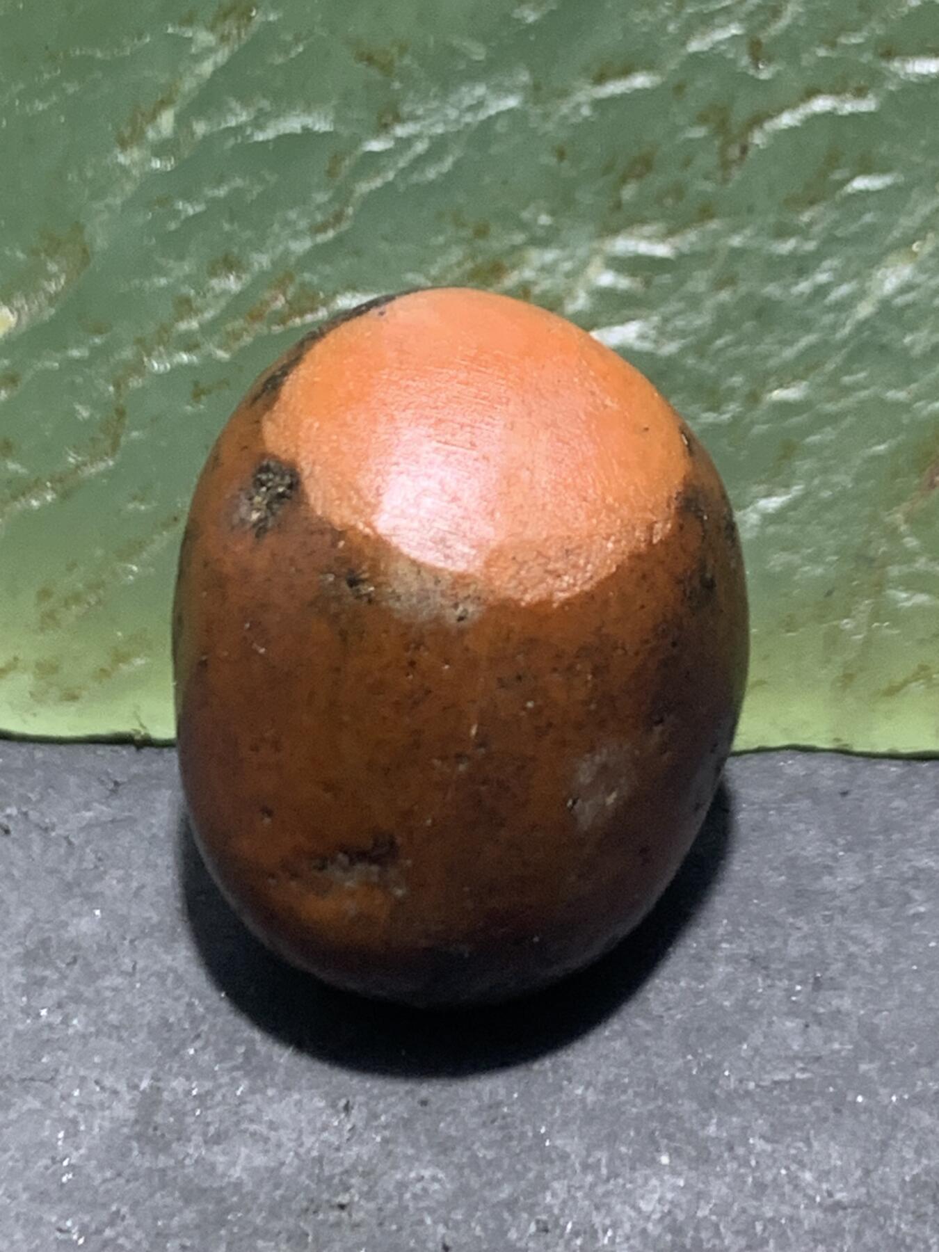 精美红皮原皮开窗料南红玛瑙原石一颗，