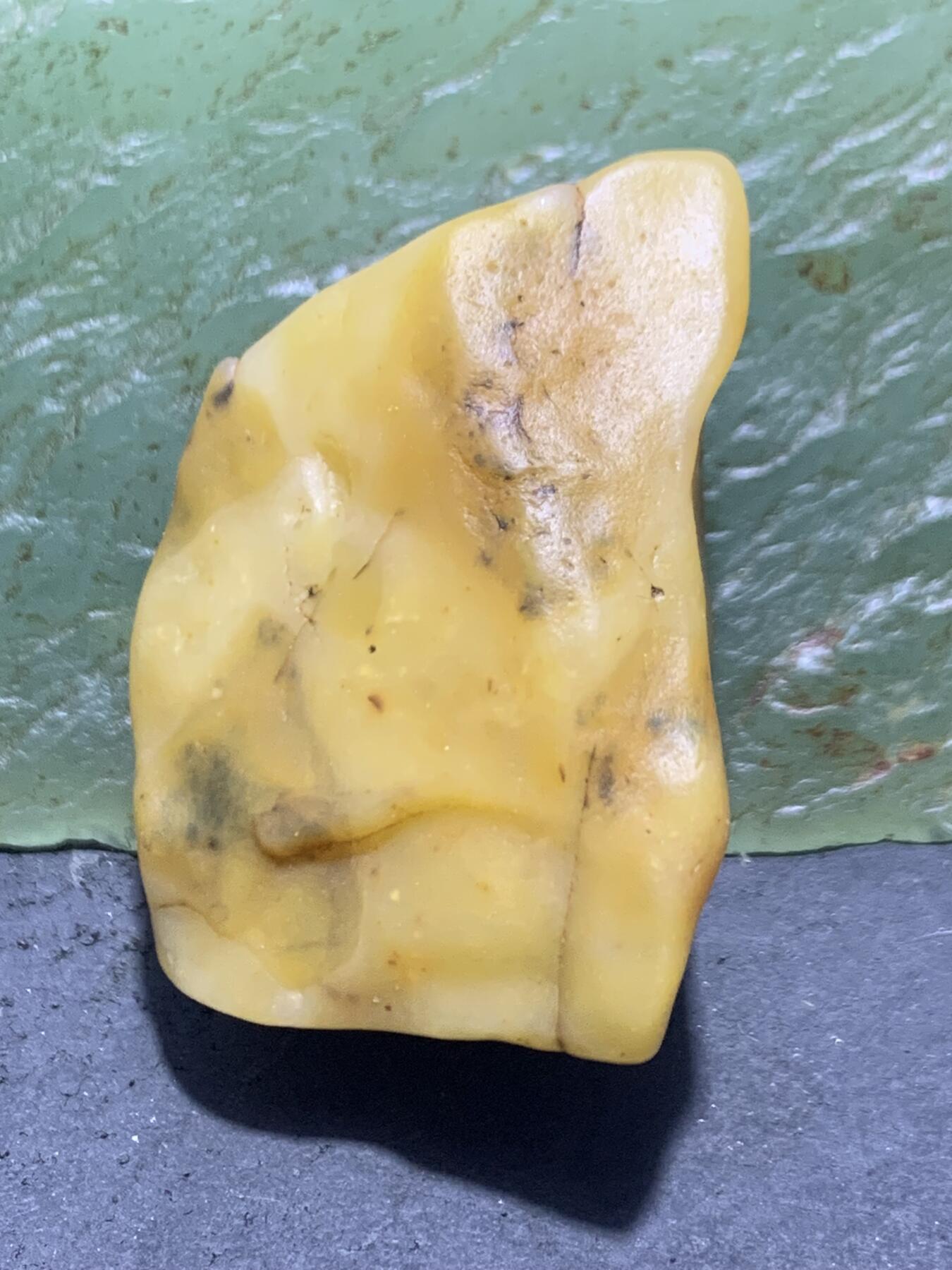 精美天然地表草花纹金丝玉籽料原石一块