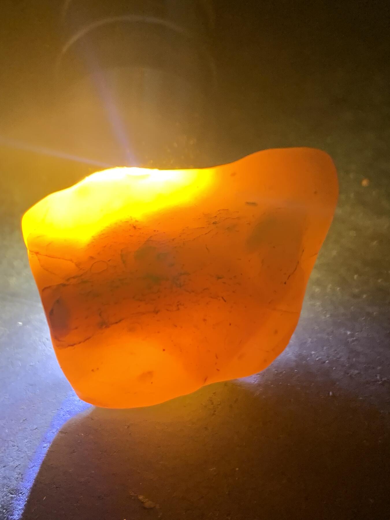 精美天然地表草花纹金丝玉籽料原石一块