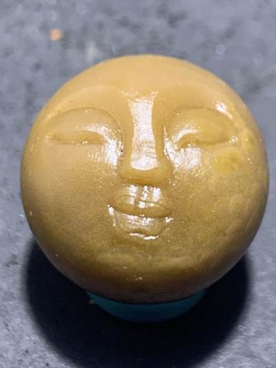 精美亚光冻料战国红玛瑙手工雕刻Emoji表情包圆珠一个 - 精美亚光冻料战国红玛瑙手工雕刻Emoji表情包圆珠一个