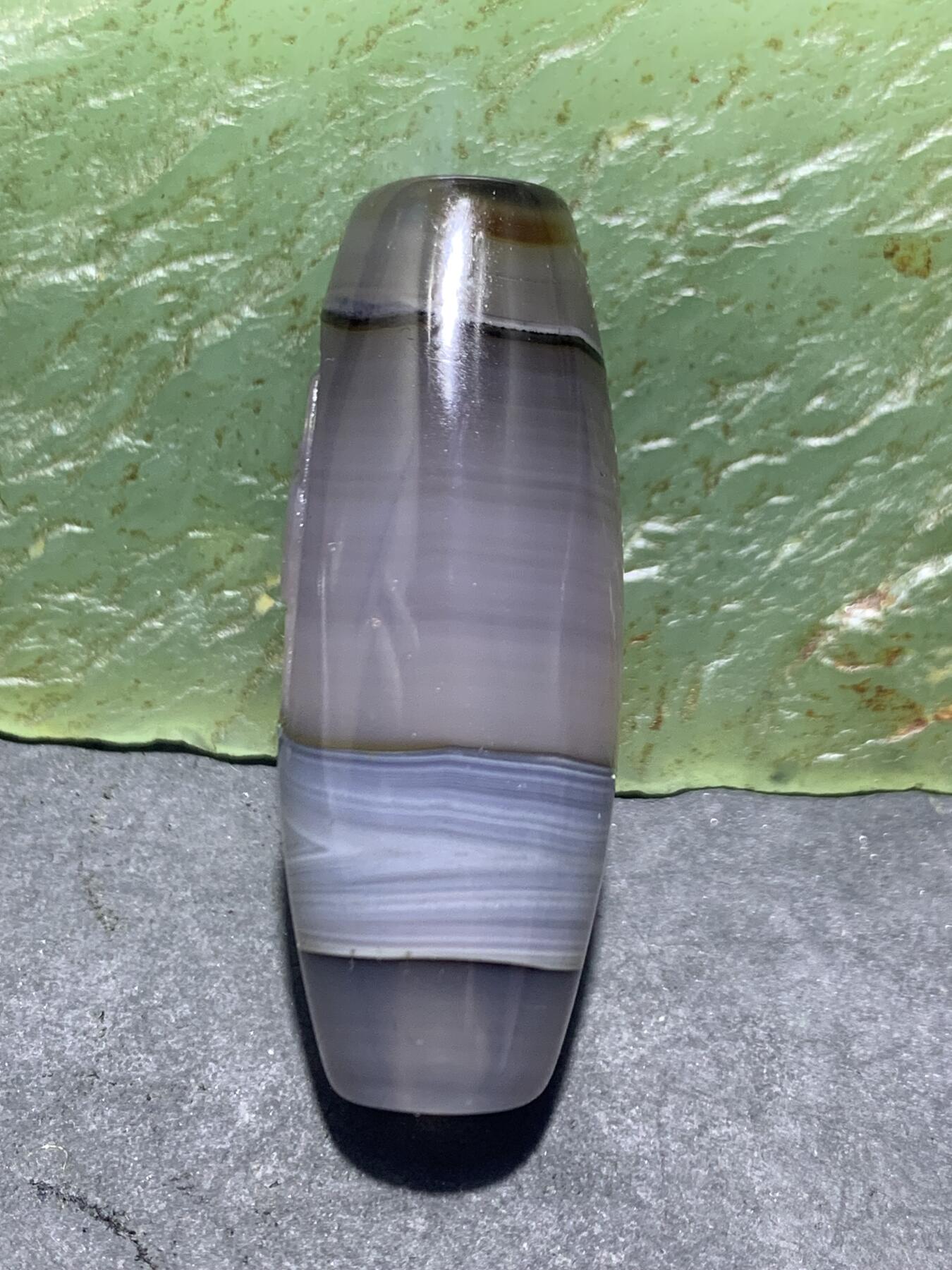 精美亚光高玉化天眼纹缠丝玛瑙手工俏色巧雕苦修人意境桶珠一个！