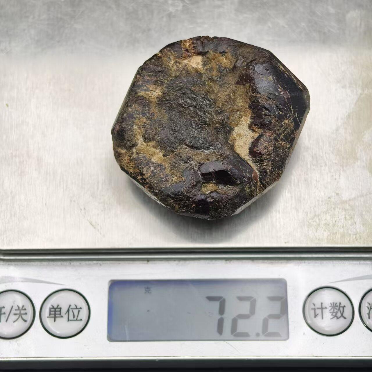 27期拍卖 天然石榴石原石