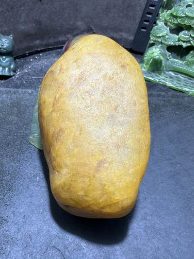 精美天然地表老料黄冻籽料金丝玉原石一块， - 精美天然地表老料黄冻籽料金丝玉原石一块，