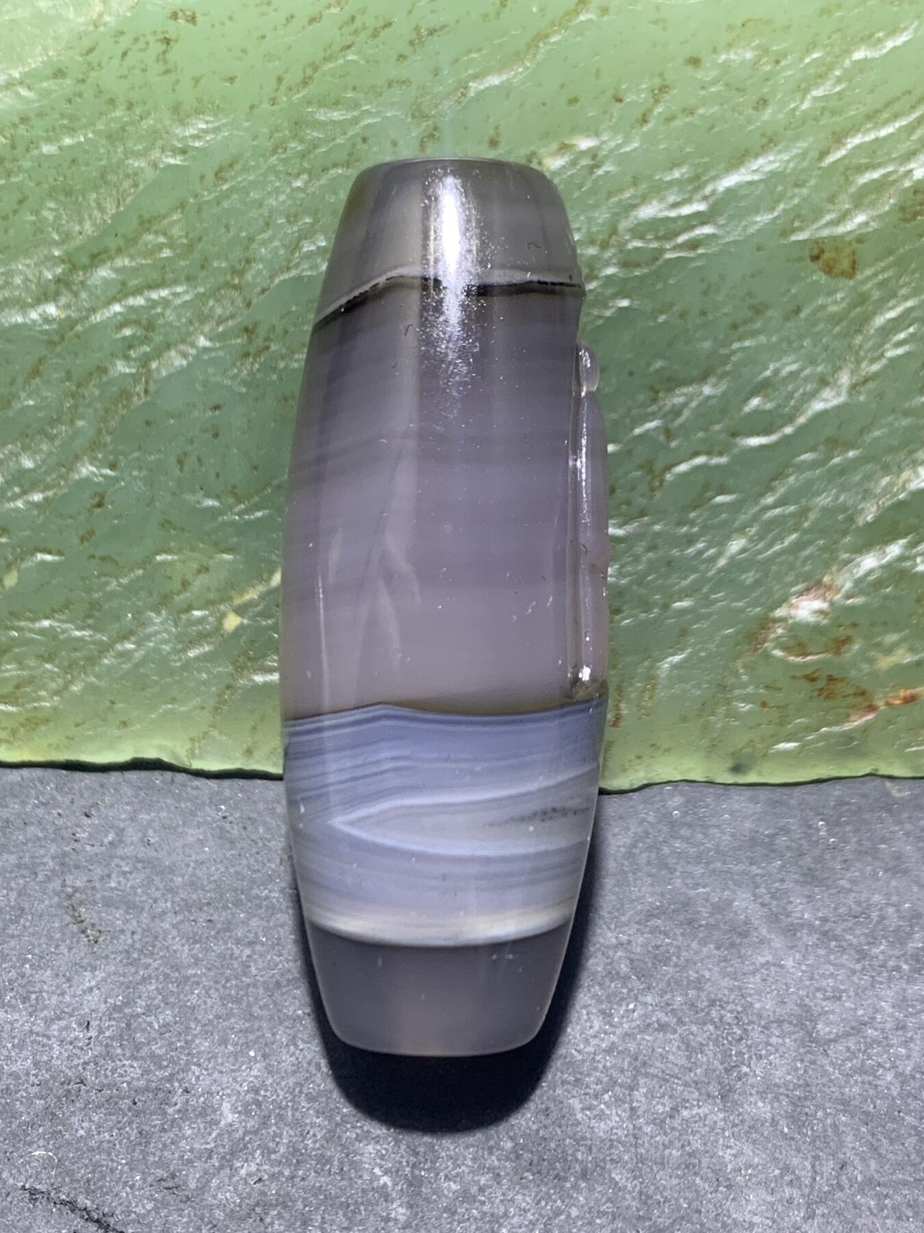 精美亚光高玉化天眼纹缠丝玛瑙手工俏色巧雕苦修人意境桶珠一个！