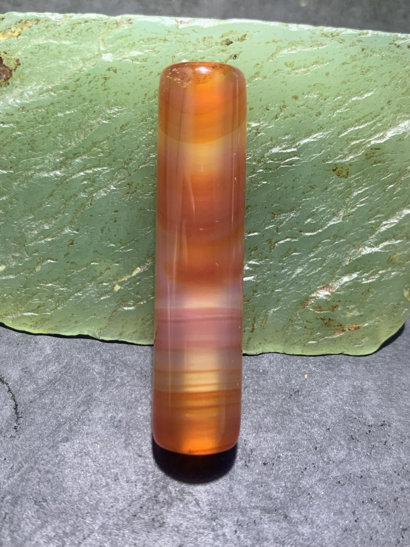 天眼纹缠丝玛瑙直桶，桶珠一个