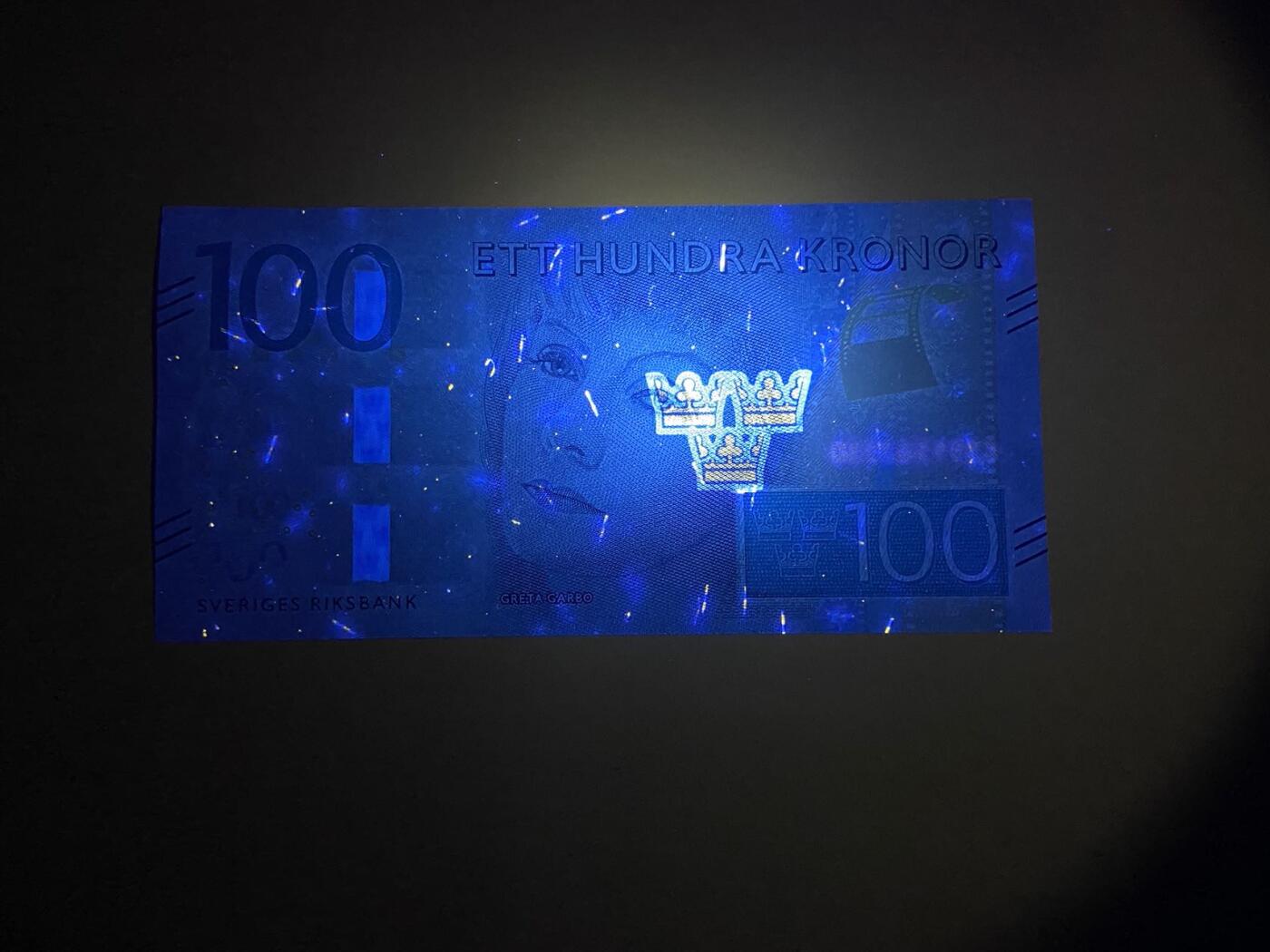 【炜奕收藏】，二十四期，年前最后一期 【无47】瑞典1000克朗，UNC品相，号码无47