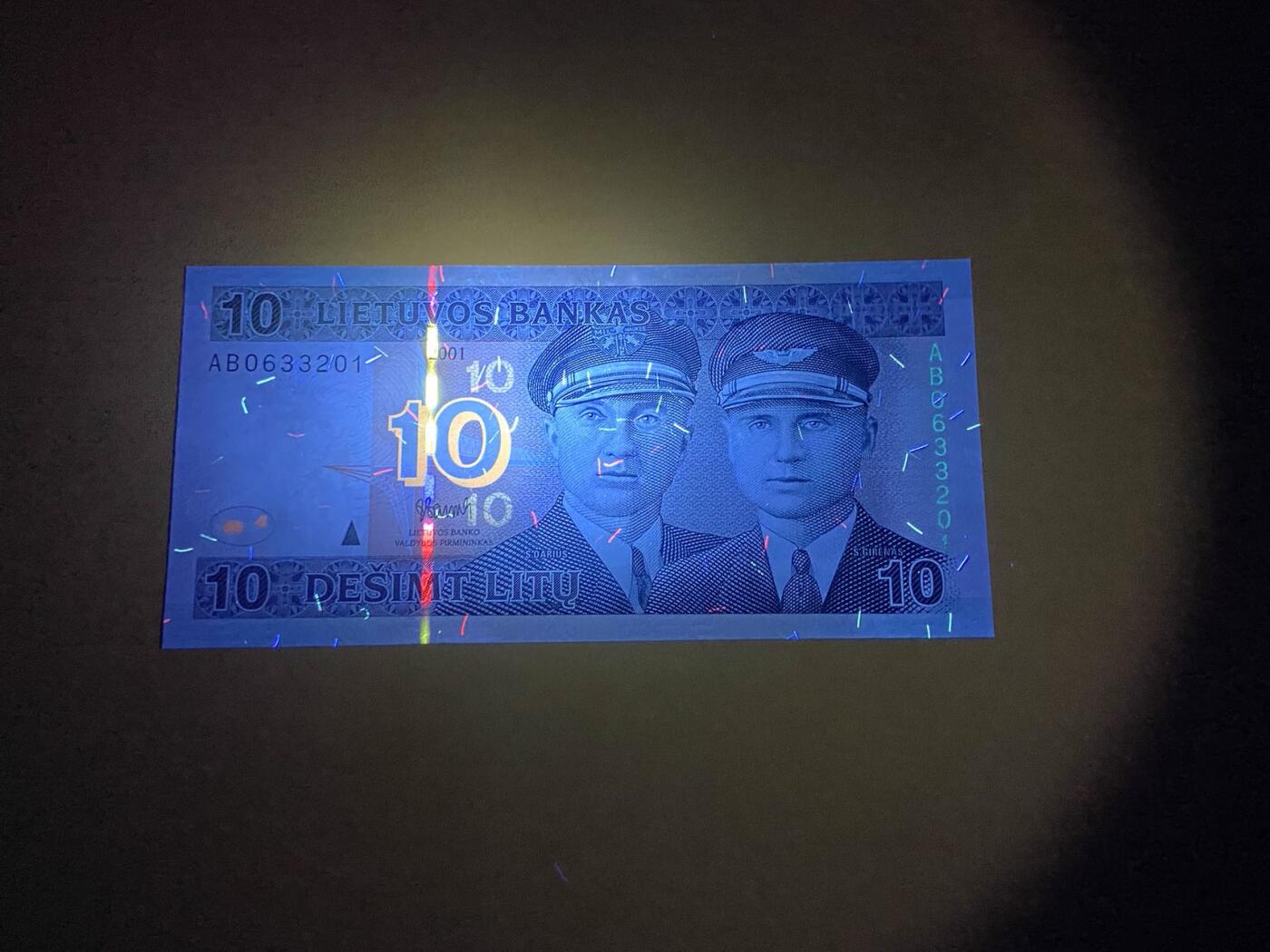 【炜奕收藏】，二十四期，年前最后一期 【无47】立陶宛10立特，UNC品相，号码无47