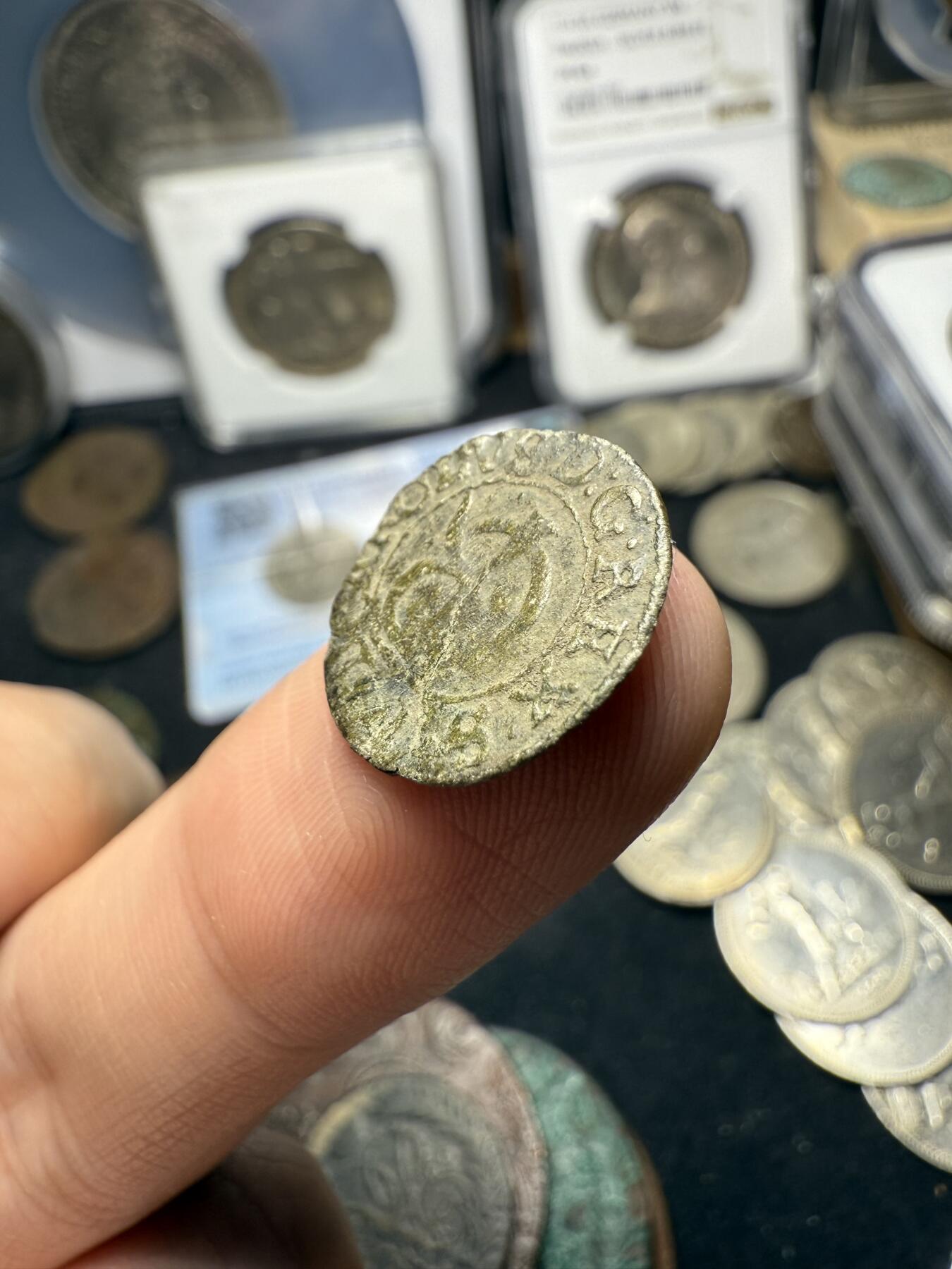 南宋泉阁俄币 外币 国币 专场第四期 瑞典 萨瓦王朝 1660-1697年 卡尔十一世 1索利德小铜币 0.5g 轻薄 因为打制问题不平 少见品种