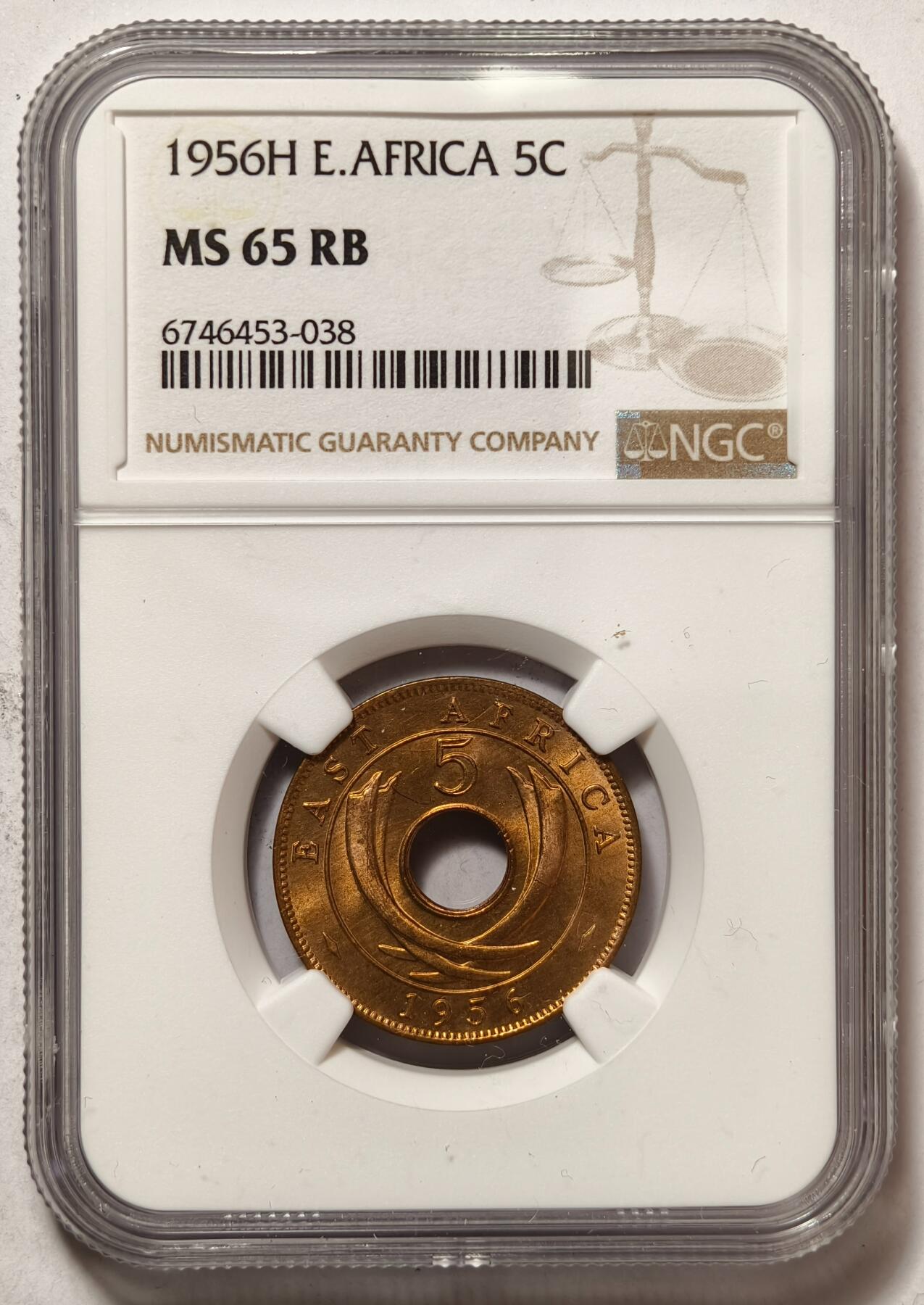紫瑗钱币——第500期 英属东非 1956年 H版 伊丽莎白二世 5分 红铜币 NGC MS65 RB