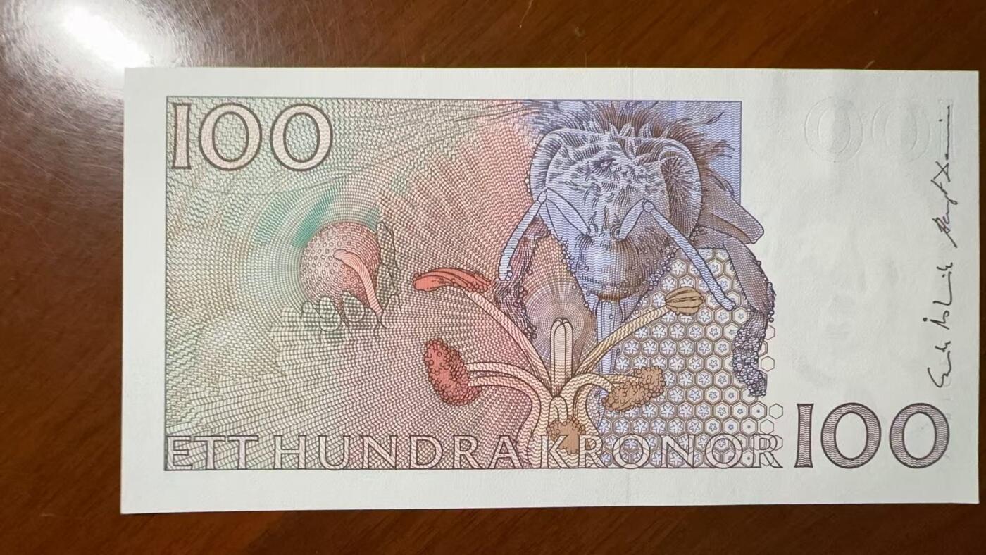 🐉甜小邱世界纸币收藏🐉第127期💐 全新UNC 瑞典 100克朗 林奈 无全息初版