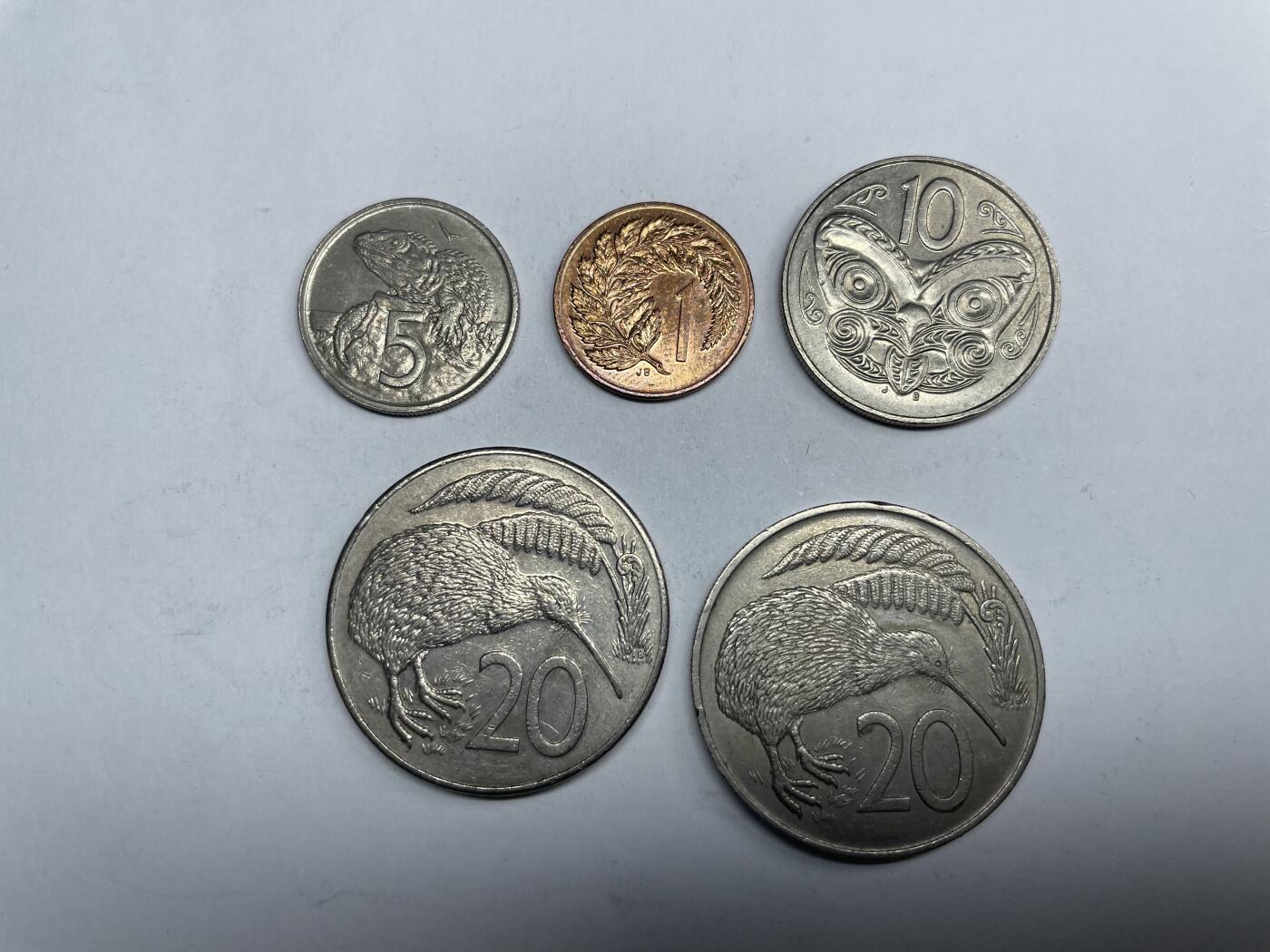 每日一拍，2025年集古藏今外币拍卖第一期-第7场—（总第197拍），可以寄存60天，满160元包邮。 新西兰各面值5枚