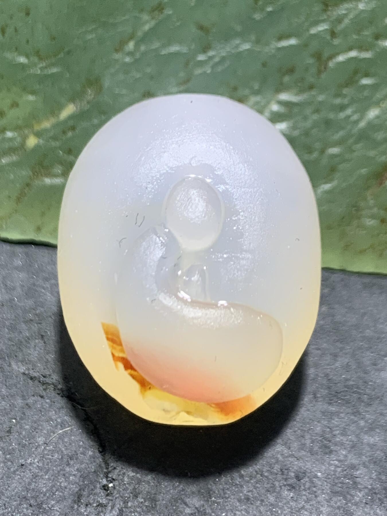精美亚光高玉化飘红海洋玉髓手工俏色巧雕无相佛桶珠一个！