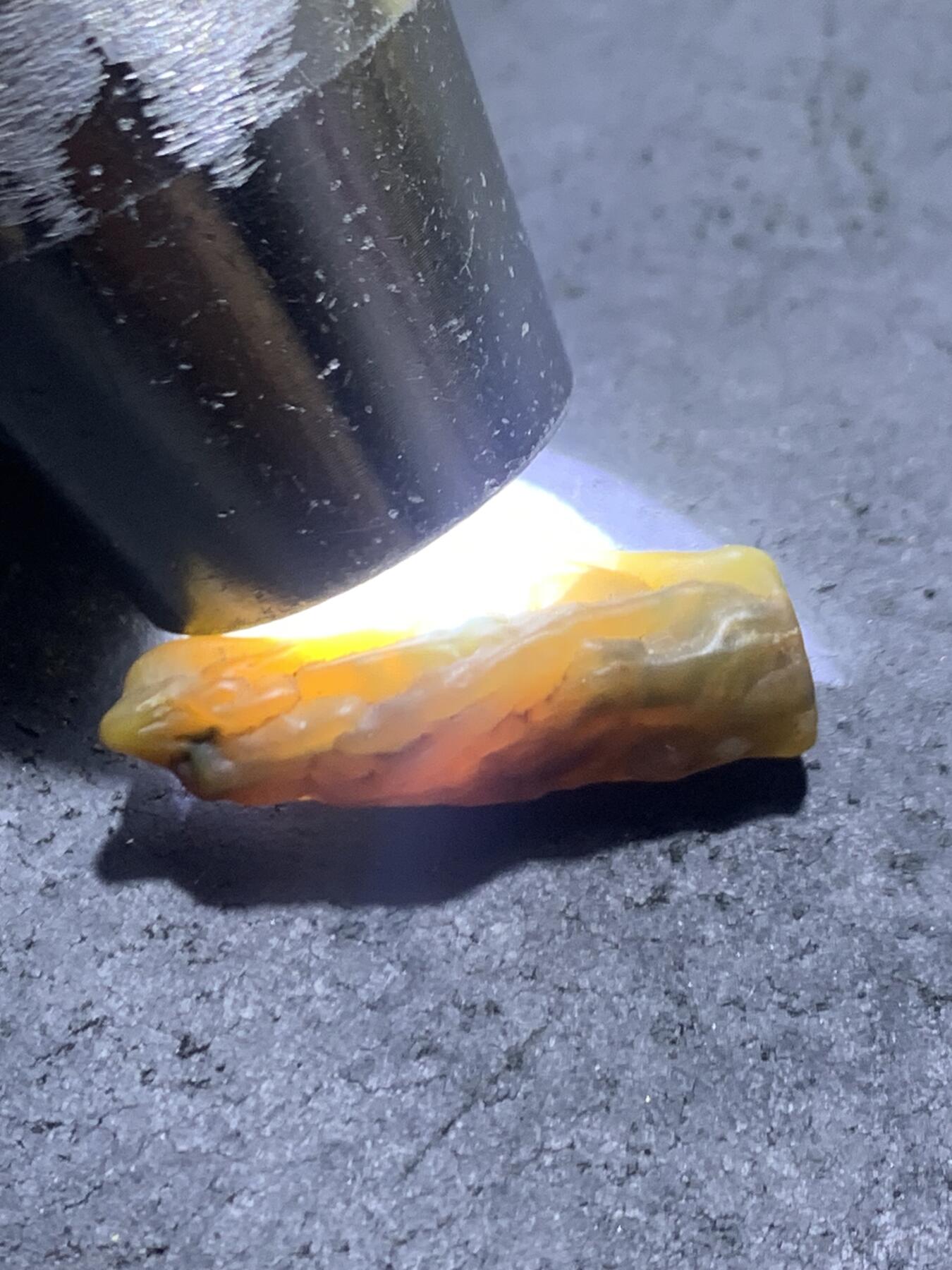 精美高玉化阿拉善立体筋脉石玛瑙原石一颗