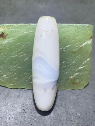 精美高玉化海洋玉髓手工雕刻荷花大桶珠一个！ 精美高玉化海洋玉髓手工雕刻荷花大桶珠一个！