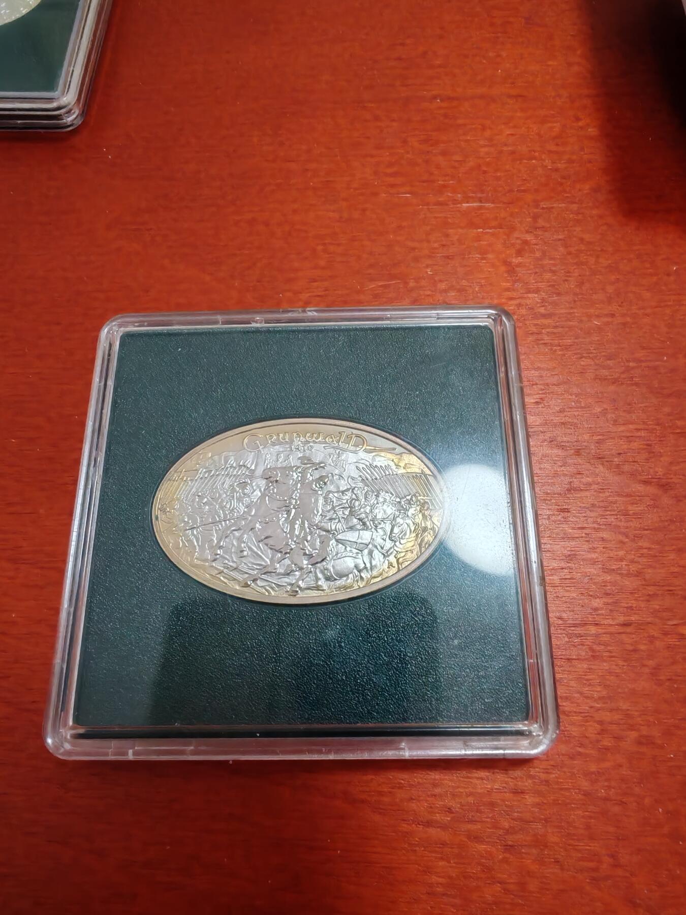 长老汇龙年精选第四十七场拍卖 2010波兰格伦瓦尔德战役10兹罗提椭圆形精制银币，原厂盒（1）