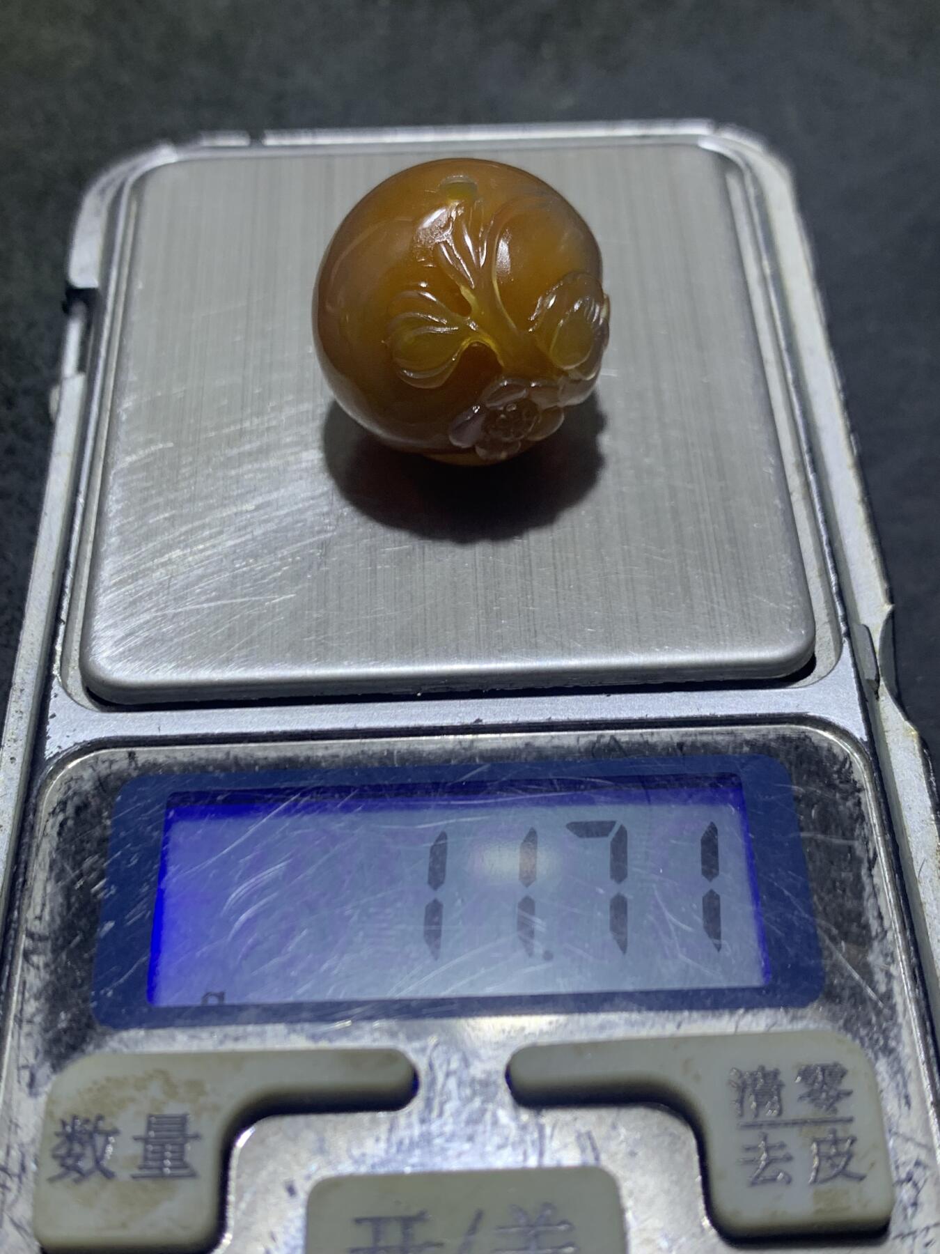 精美高润度冰皮糖心蒙料战国红玛瑙雕刻傲雪寒梅珠子一颗，