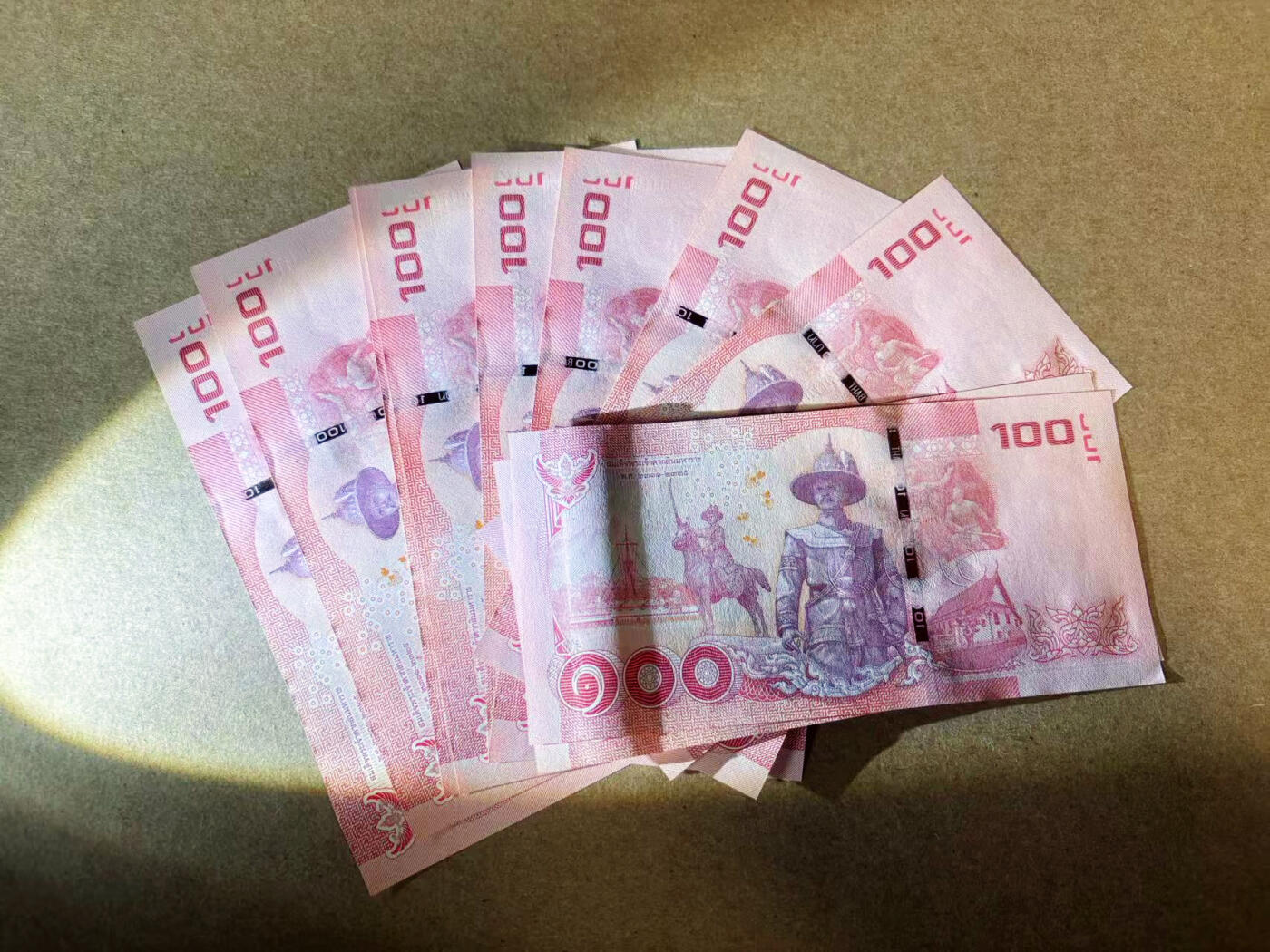 【Blue Auction】✨世界纸币精拍第614期（年前最后一场） 【一组10张】泰国 100铢 UNC（个别有角折）