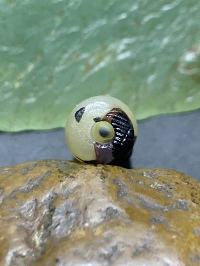 精美亚光高玉化巴西玛瑙手工俏色巧雕双鱼桶珠一个！ 精美亚光高玉化巴西玛瑙手工俏色巧雕双鱼桶珠一个！