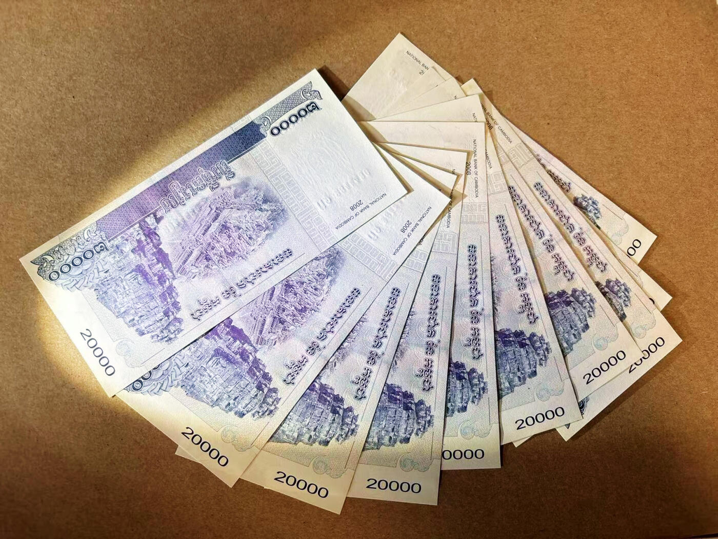 【Blue Auction】✨世界纸币精拍第614期（年前最后一场） 【一组10张】柬埔寨 20000瑞尔 全新UNC