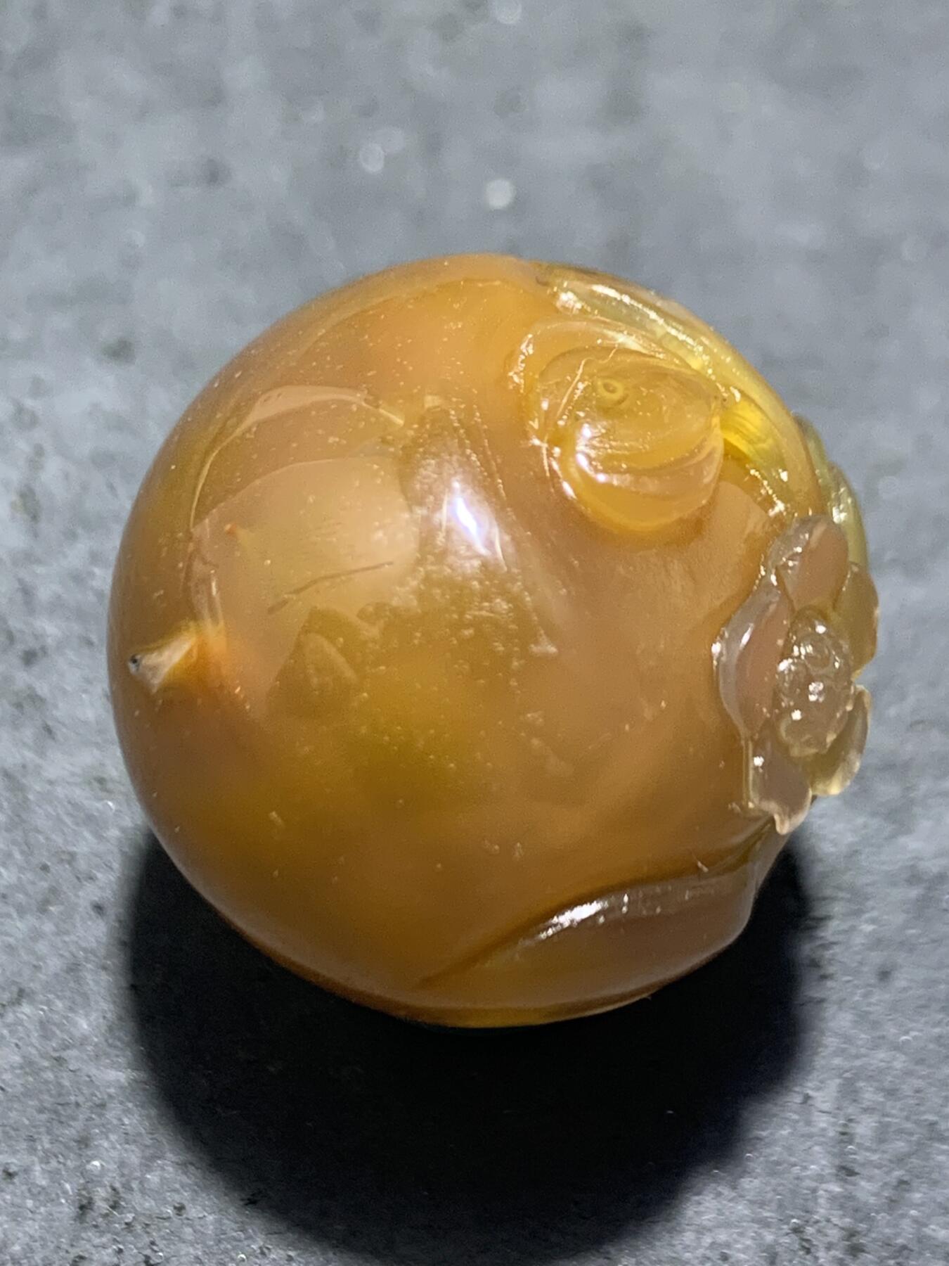 精美高润度冰皮糖心蒙料战国红玛瑙雕刻傲雪寒梅珠子一颗，