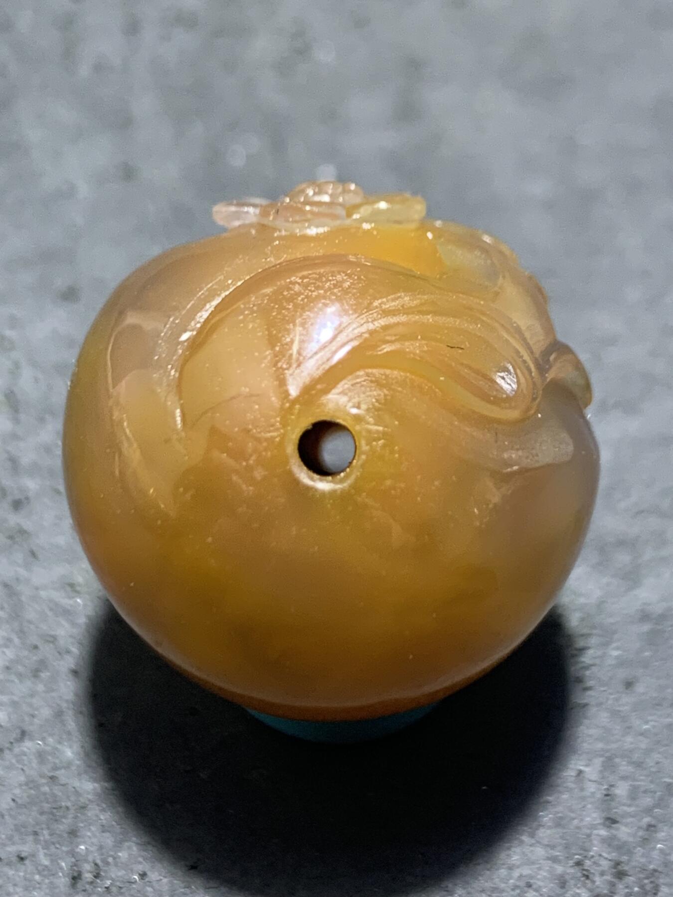 精美高润度冰皮糖心蒙料战国红玛瑙雕刻傲雪寒梅珠子一颗，