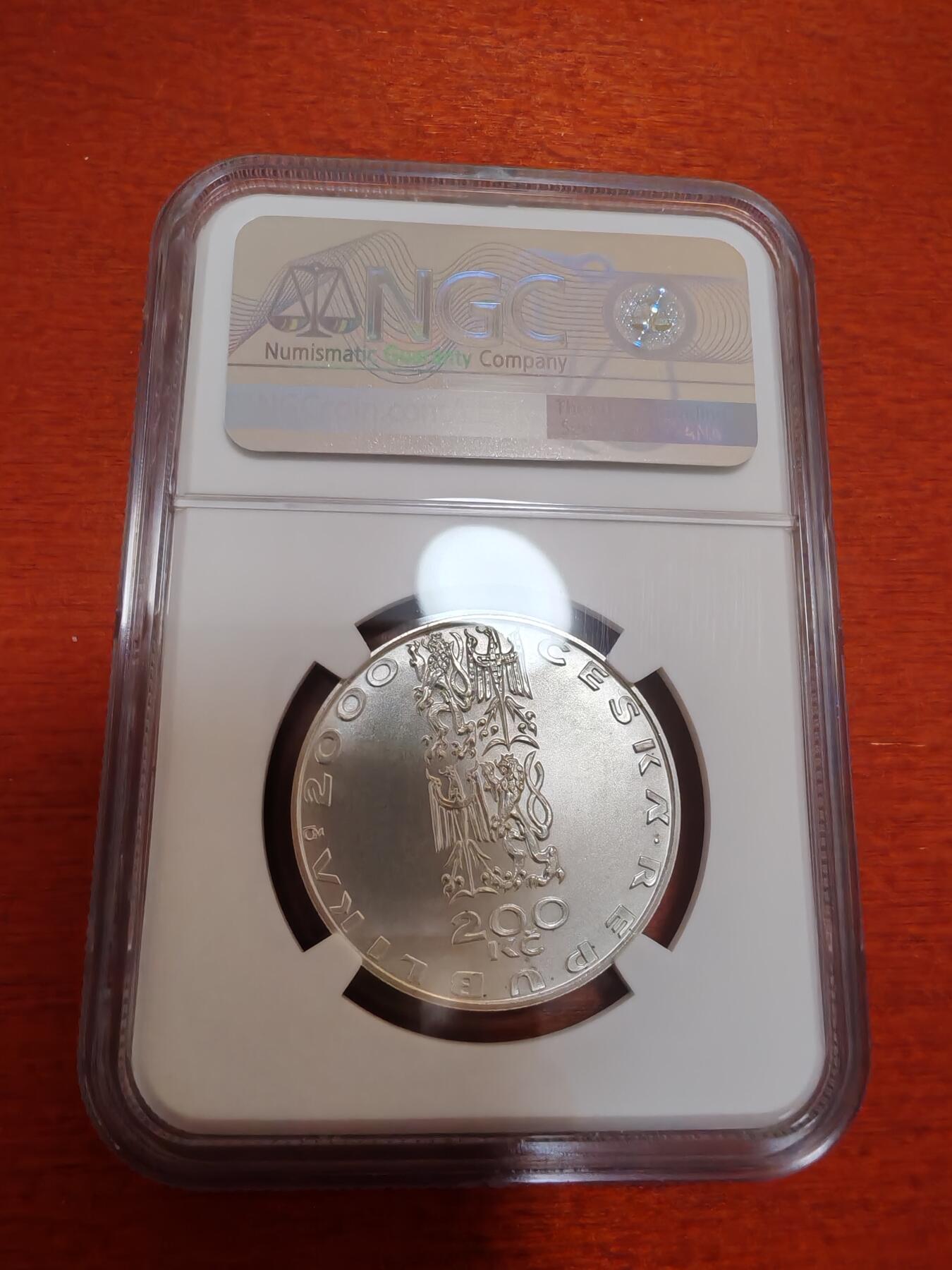长老汇龙年精选第四十八场拍卖 2001捷克千禧年200克朗银币，NGC UNC
