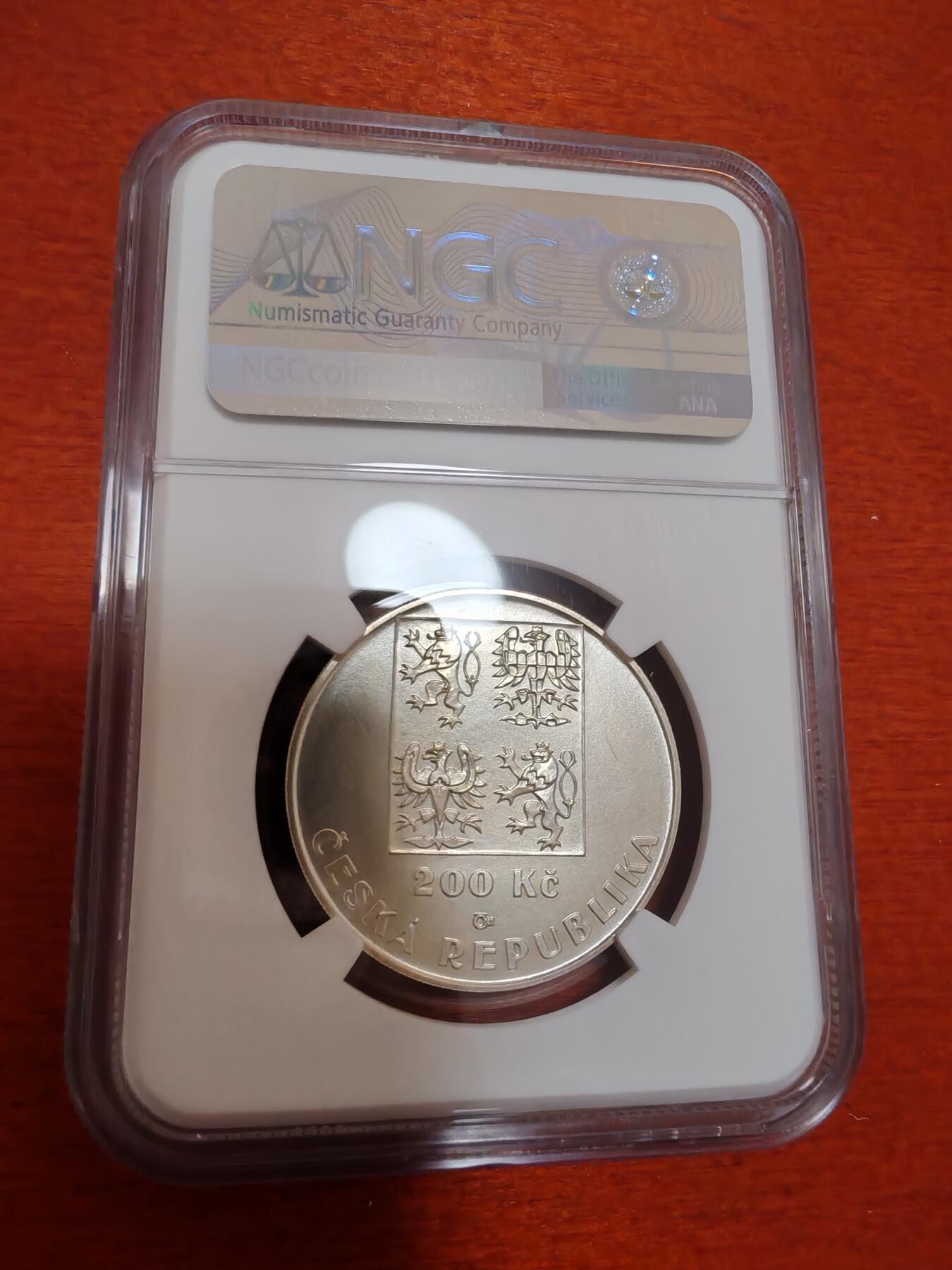 长老汇龙年精选第四十八场拍卖 2001捷克足球百年200克朗银币，NGC UNC