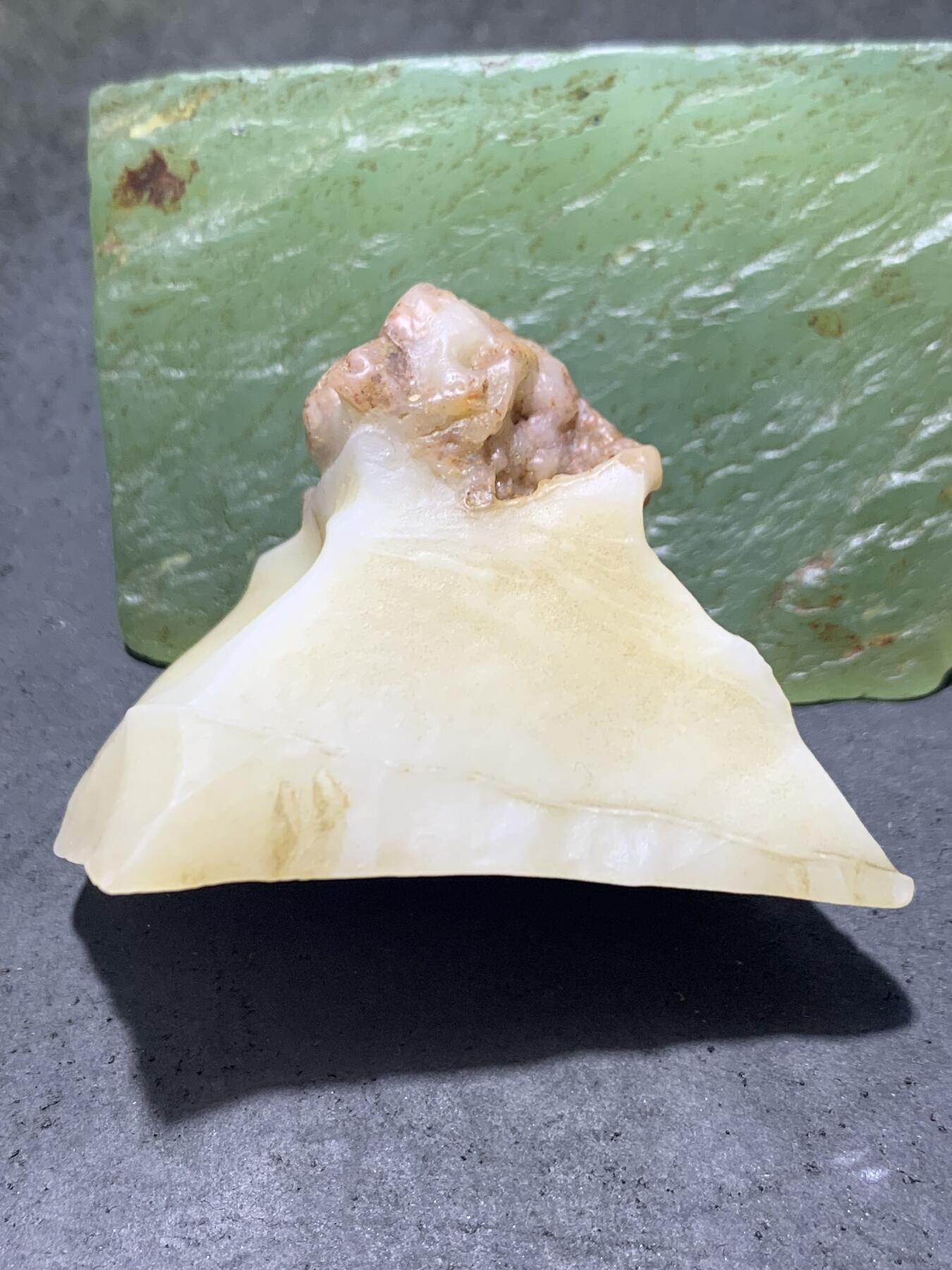 放福利！精美天然地表风化纹黑白双色金丝玉籽料原石一块！