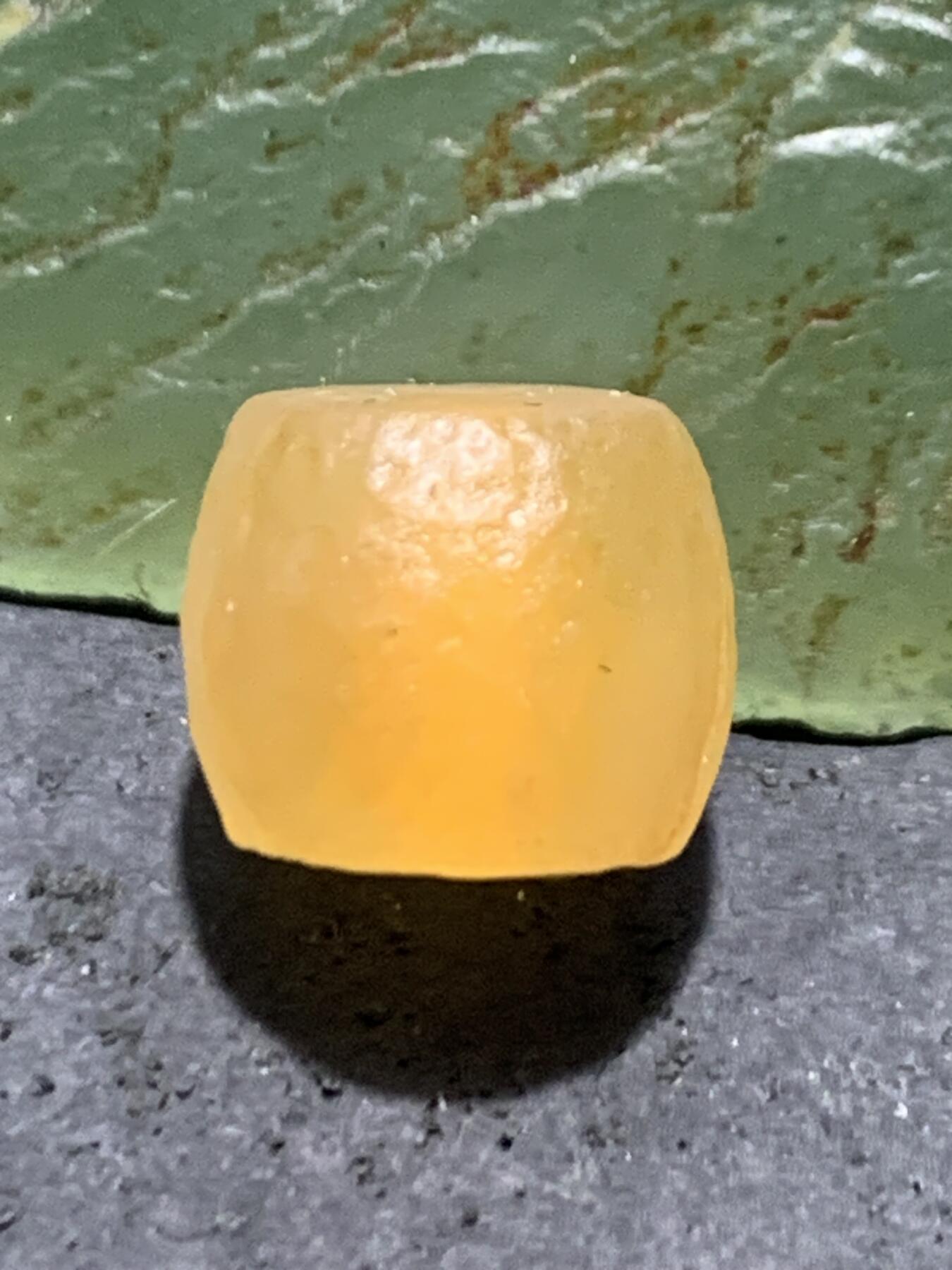 精美高玉化风化纹糖果料玛瑙老形桶珠一颗，