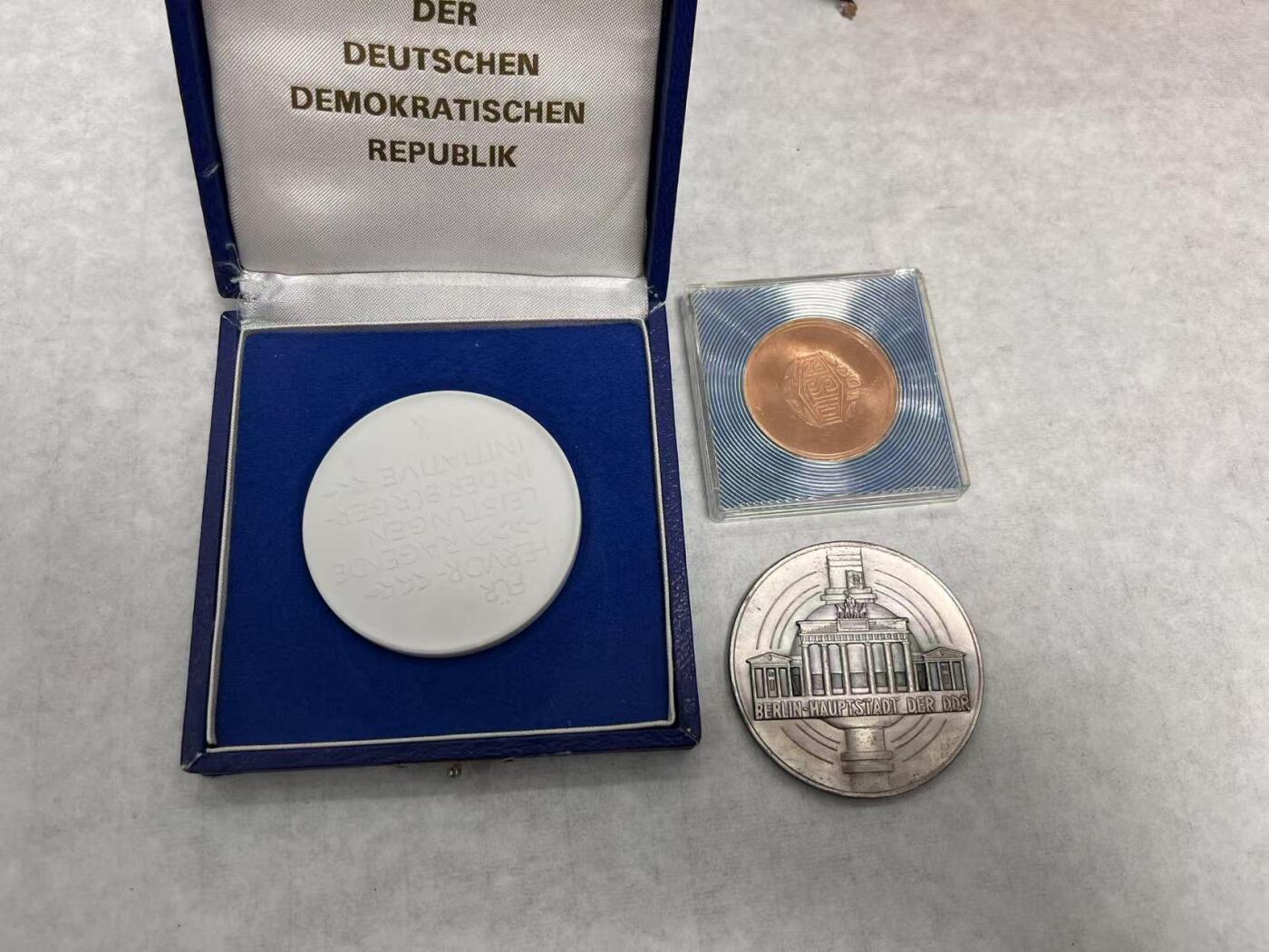 RimeNova韵星2025军品类春季拍卖会-- RimeNova 2025 Spring Militaria Sale 民主德国章牌一组